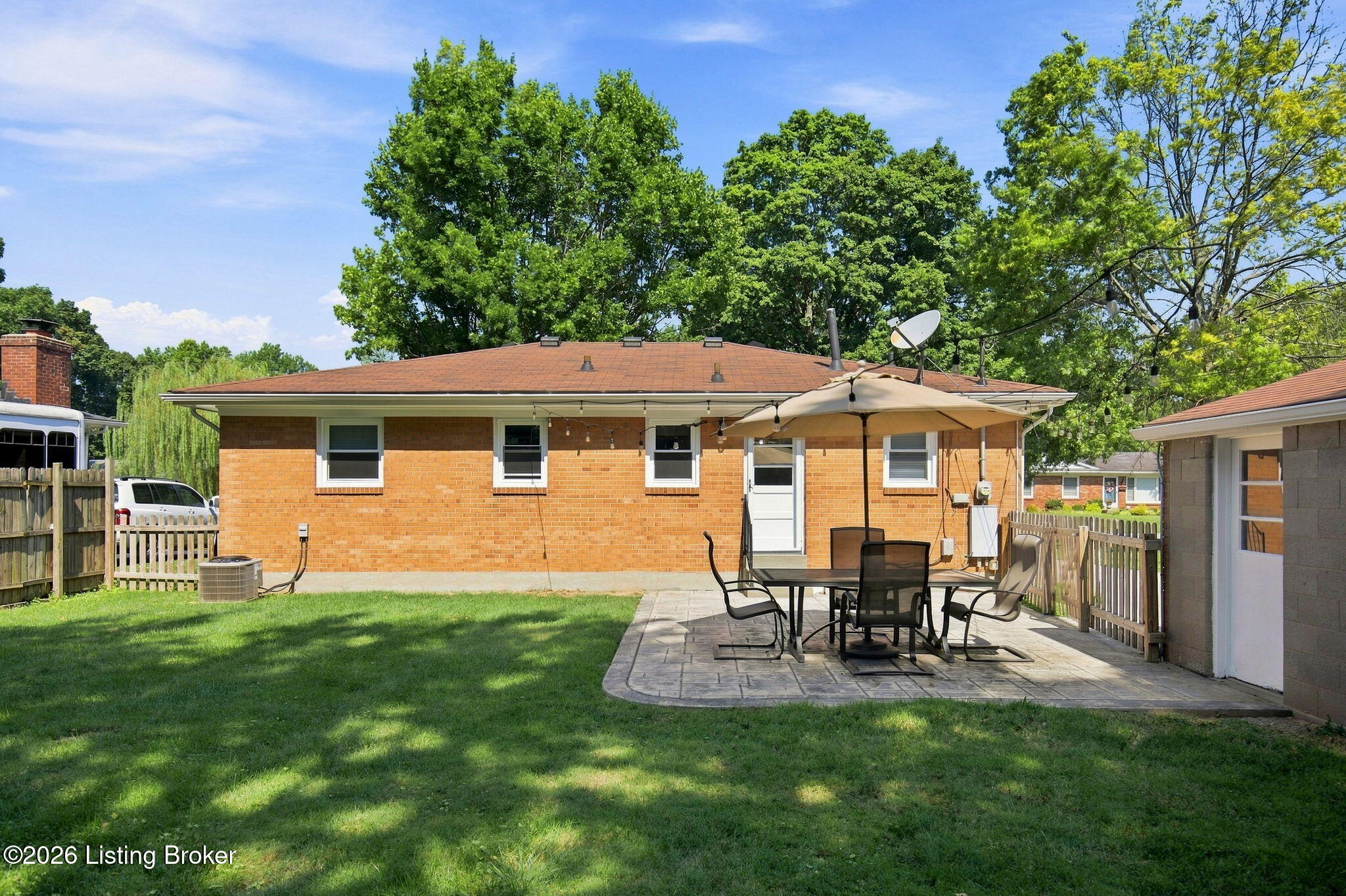 7904 Greenway Dr Property Photo 2