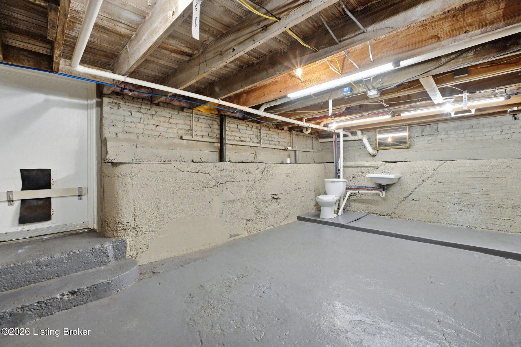 1031 S 7th St Property Photo 23