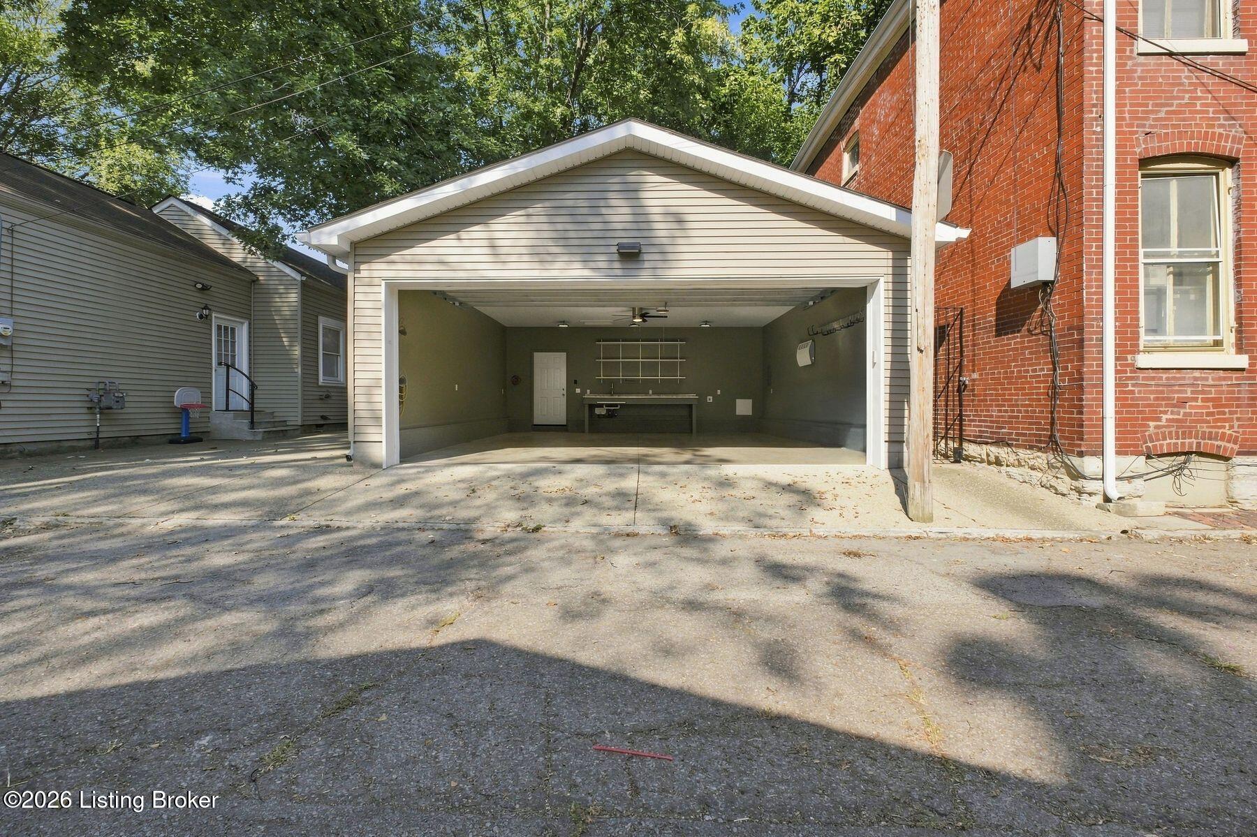 1031 S 7th St Property Photo 34