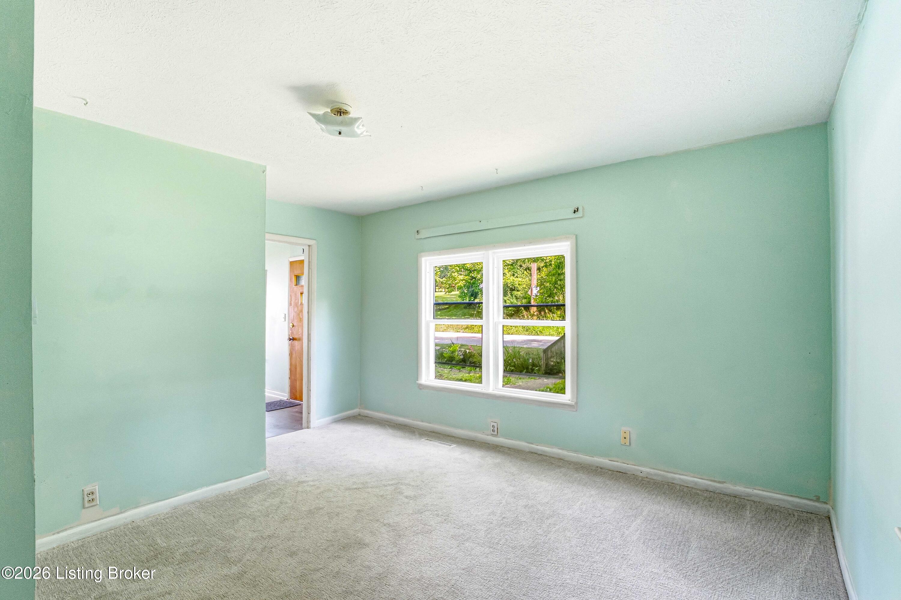 689 Graefenburg Rd Property Photo 18