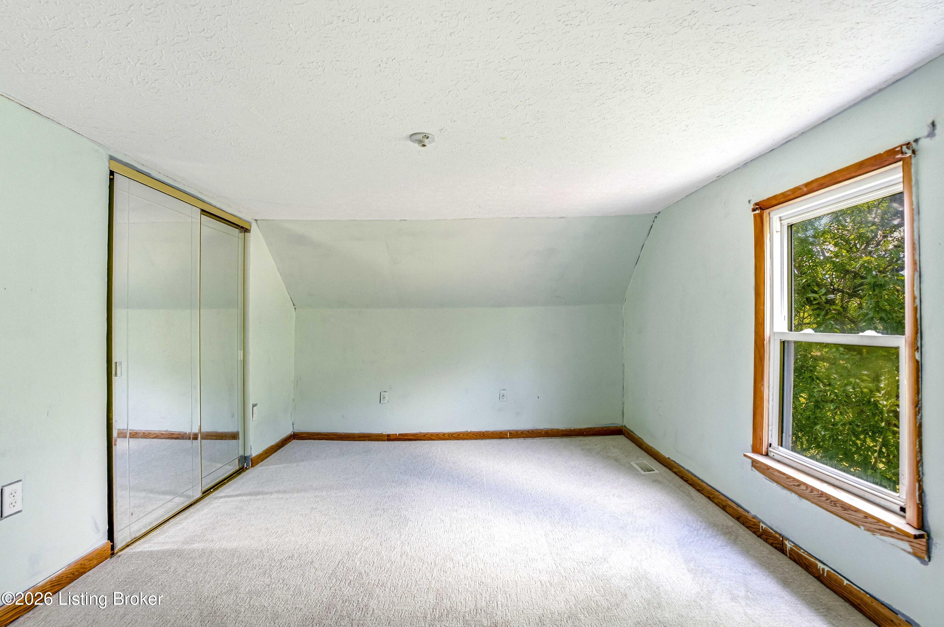 689 Graefenburg Rd Property Photo 25