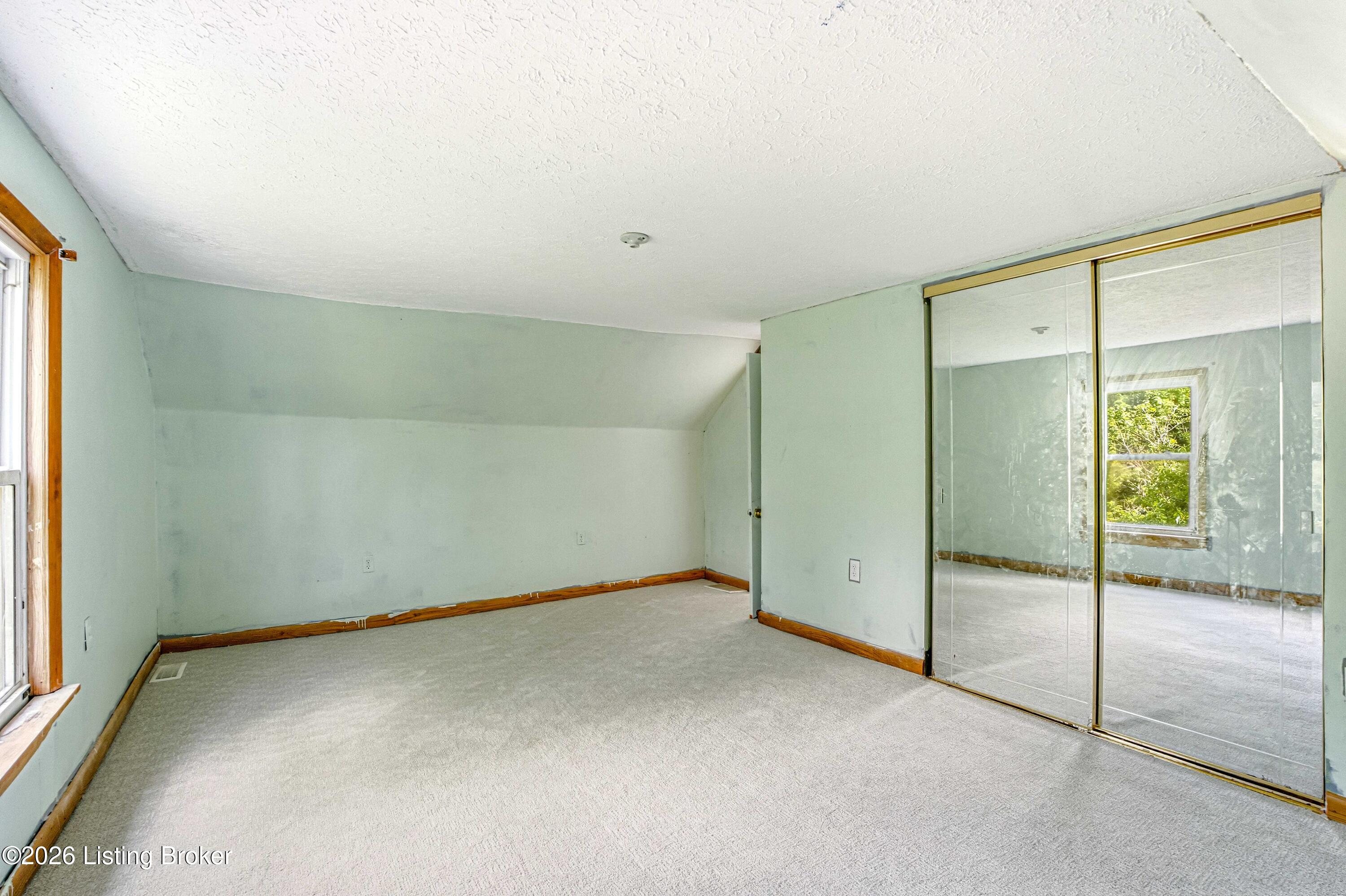 689 Graefenburg Rd Property Photo 26