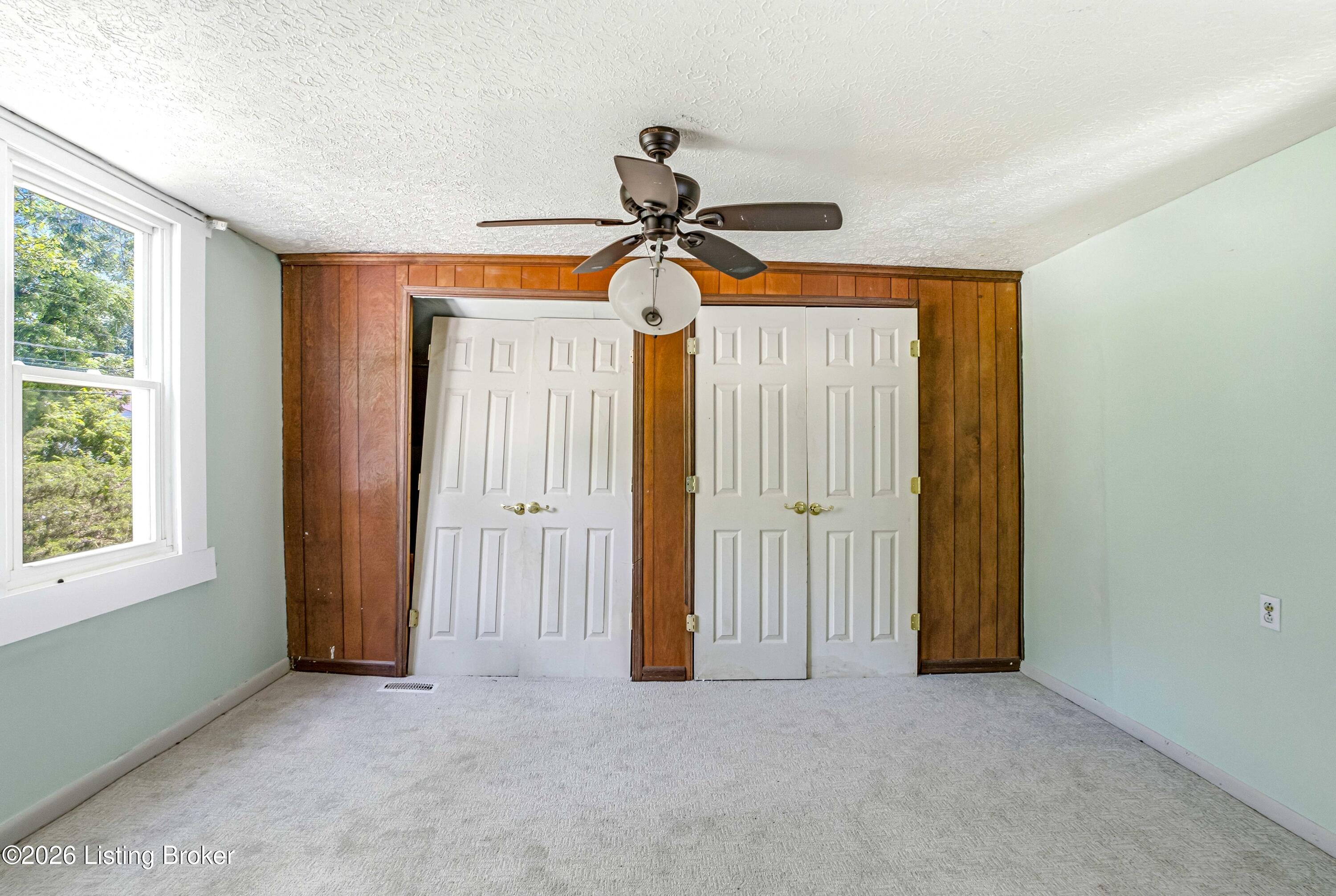 689 Graefenburg Rd Property Photo 28