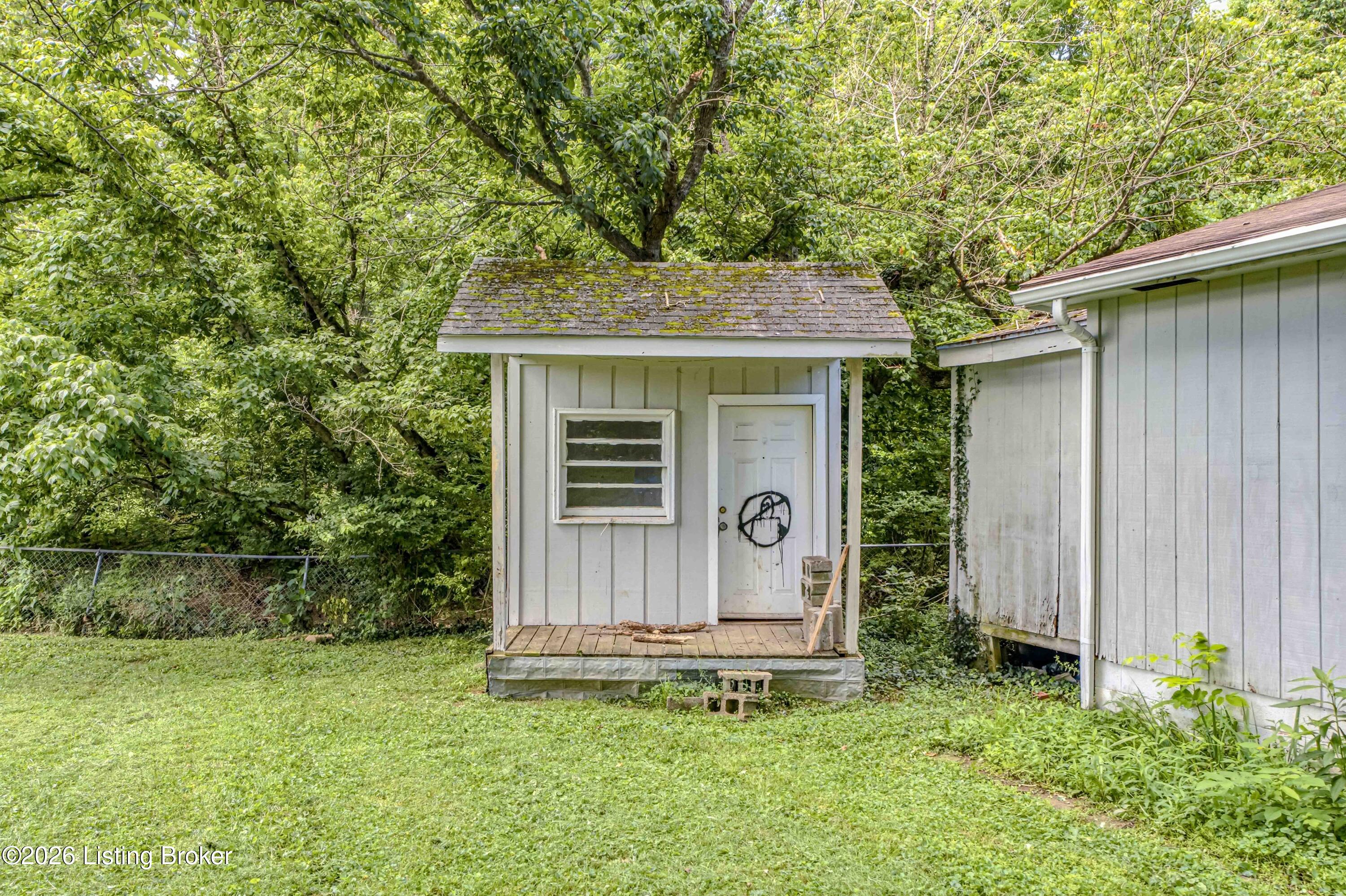689 Graefenburg Rd Property Photo 44