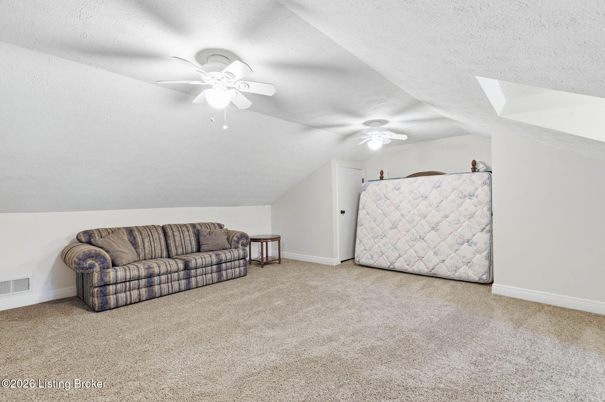 114 Windsor Ave Property Photo 38