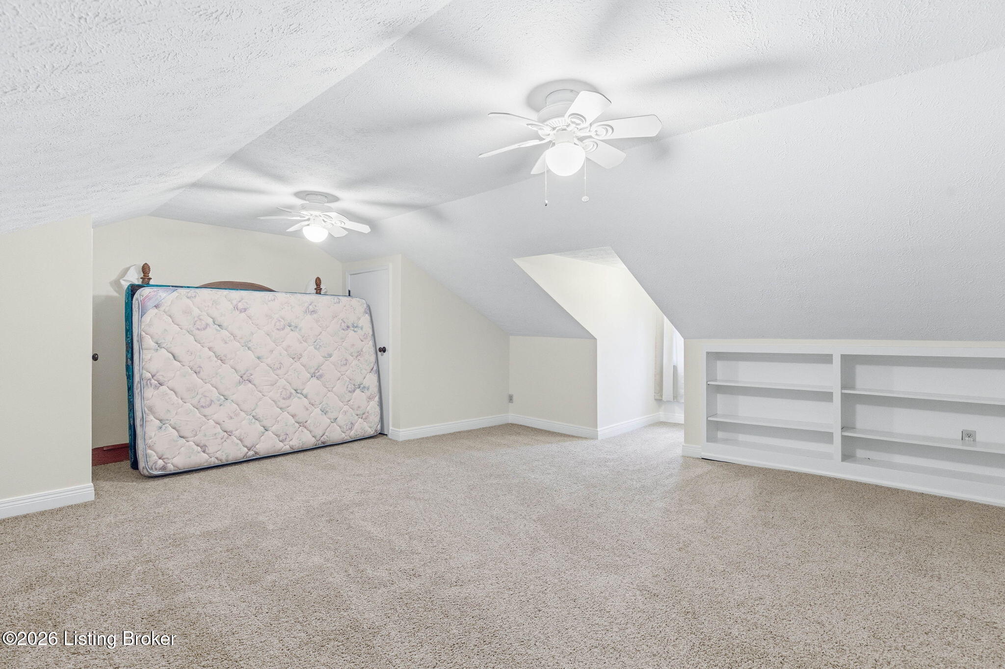 114 Windsor Ave Property Photo 39