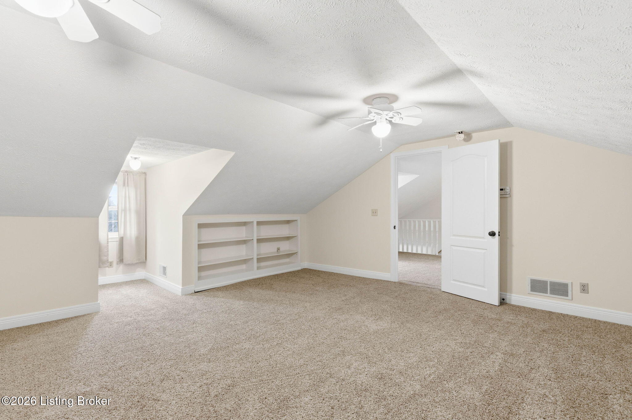 114 Windsor Ave Property Photo 40