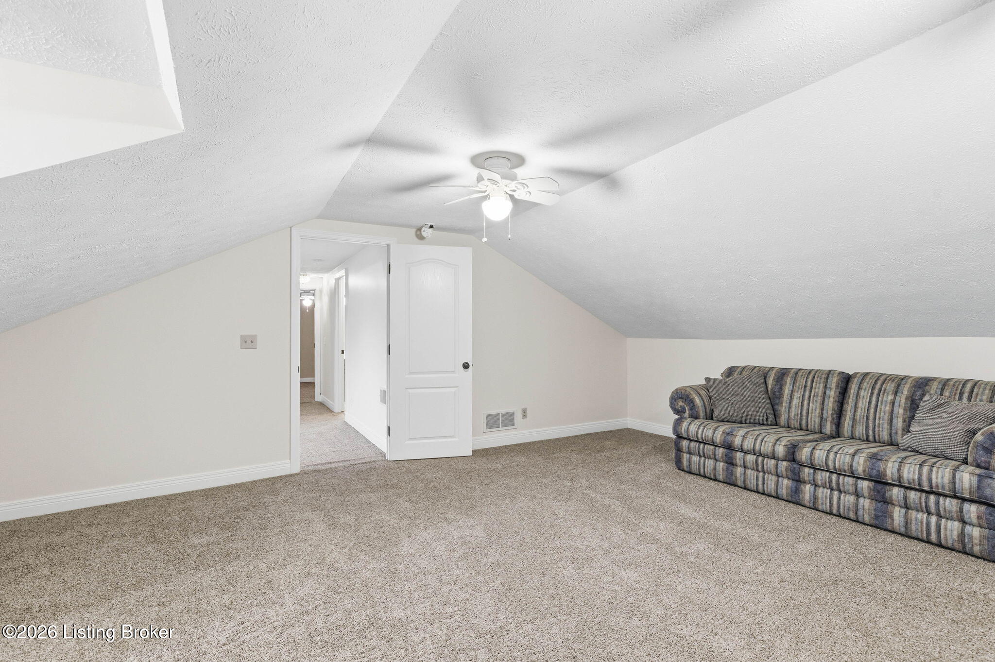 114 Windsor Ave Property Photo 41