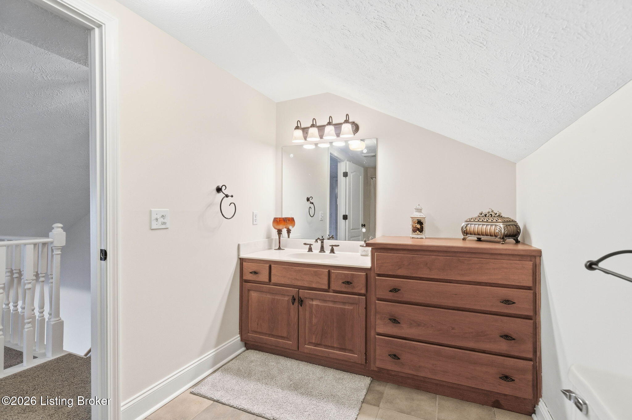114 Windsor Ave Property Photo 42