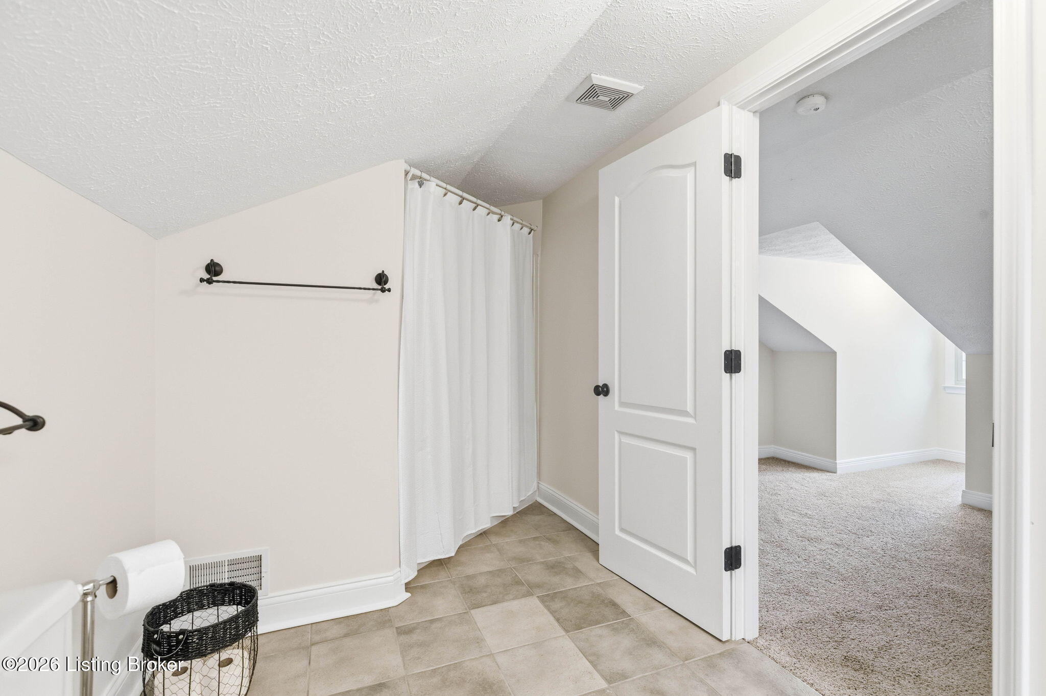 114 Windsor Ave Property Photo 44