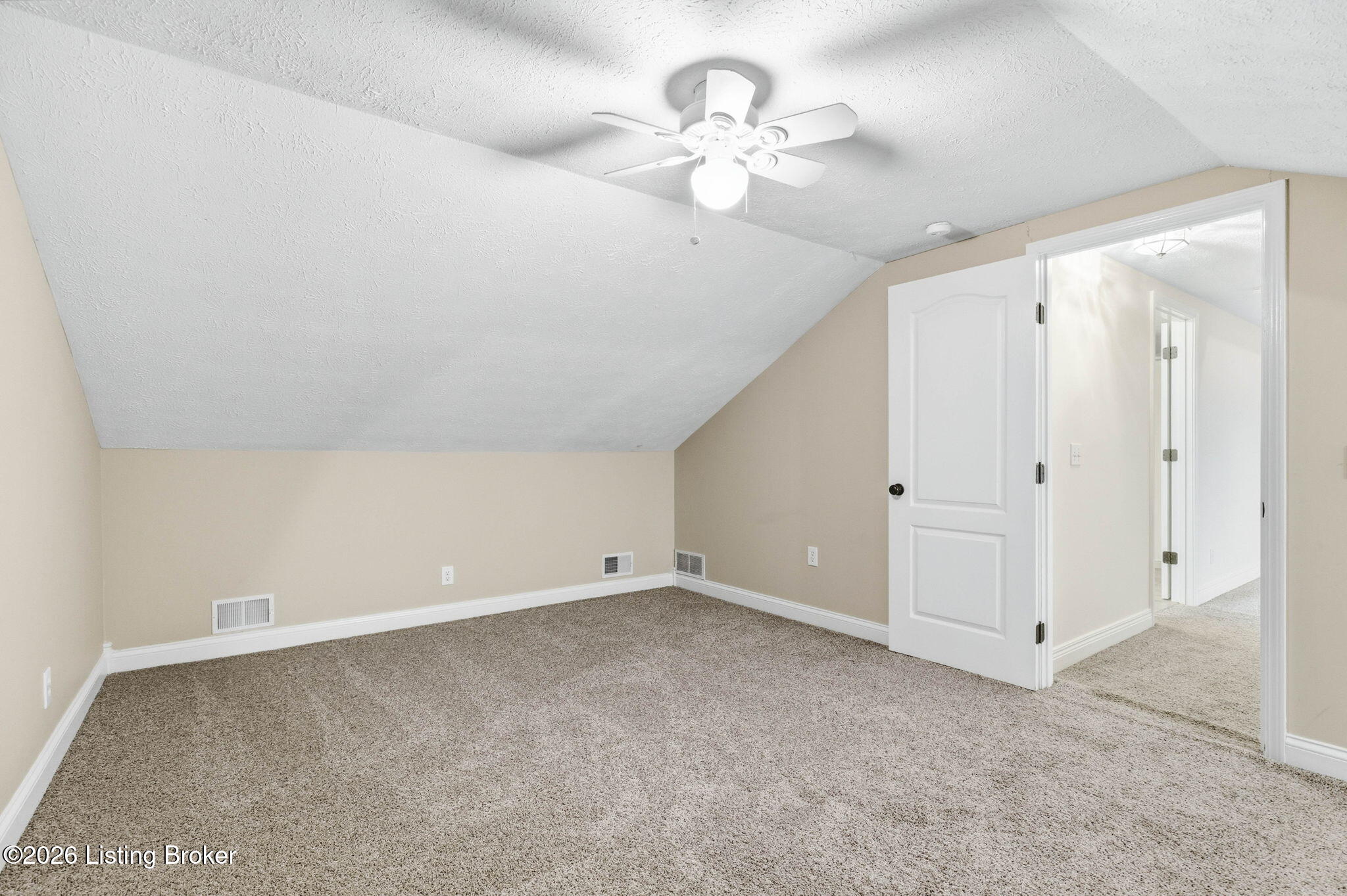 114 Windsor Ave Property Photo 49