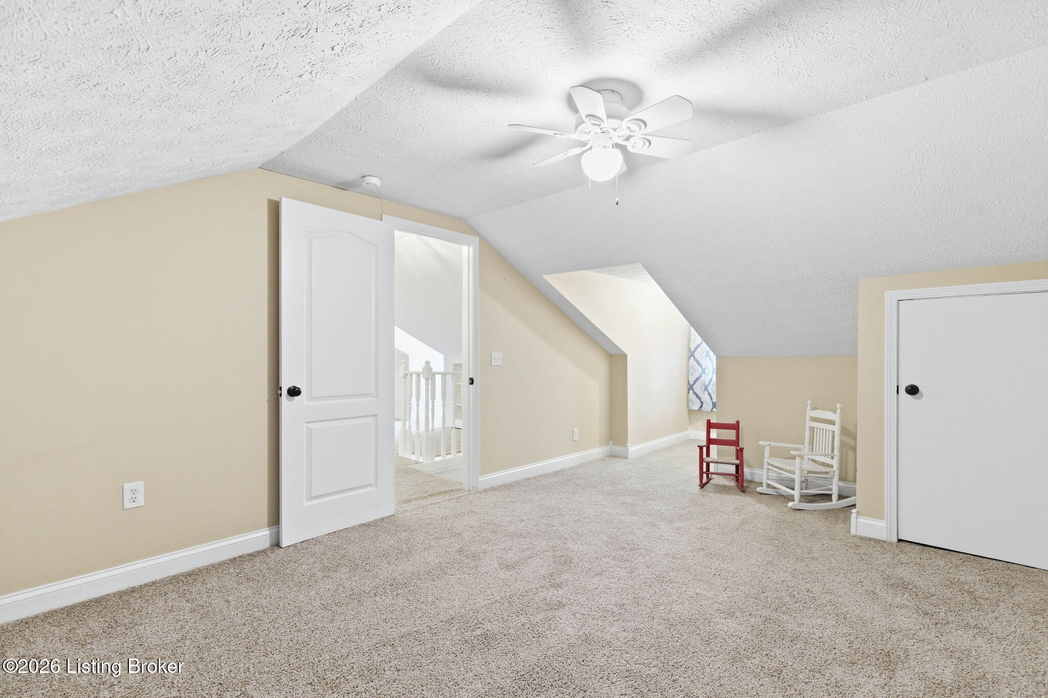 114 Windsor Ave Property Photo 50
