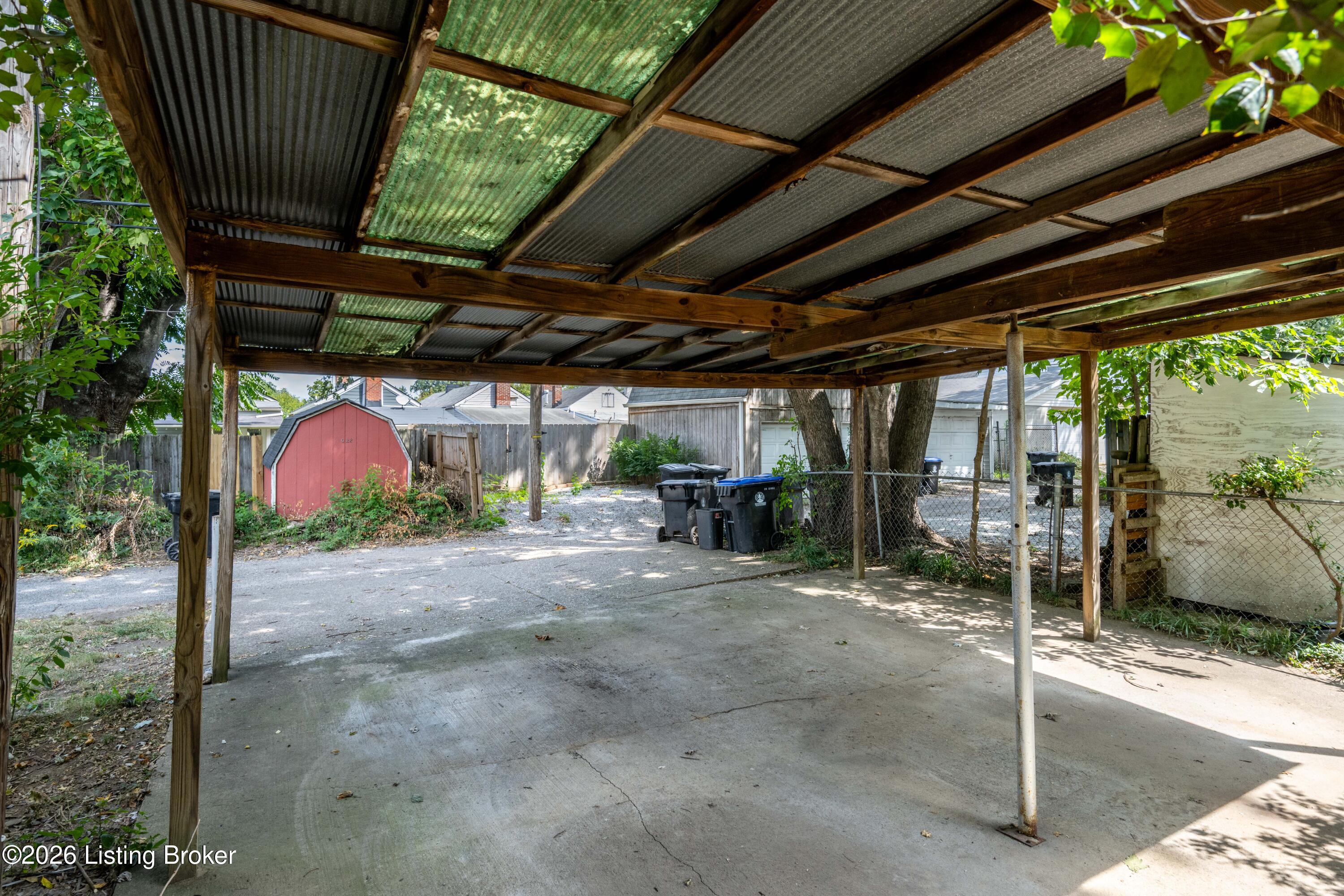1023 E Burnett Ave Property Photo 29