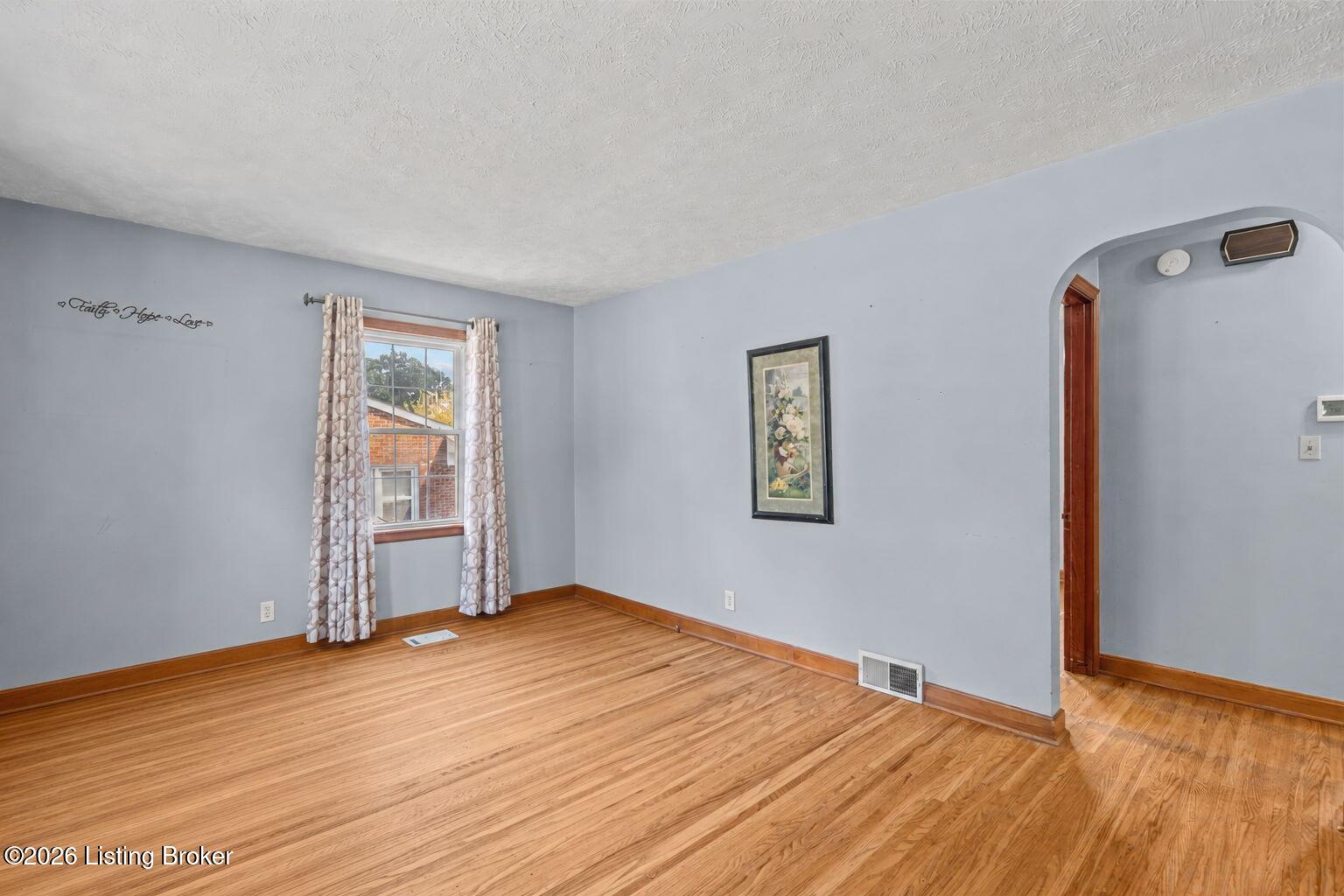 1582 Raydale Dr Property Photo 6