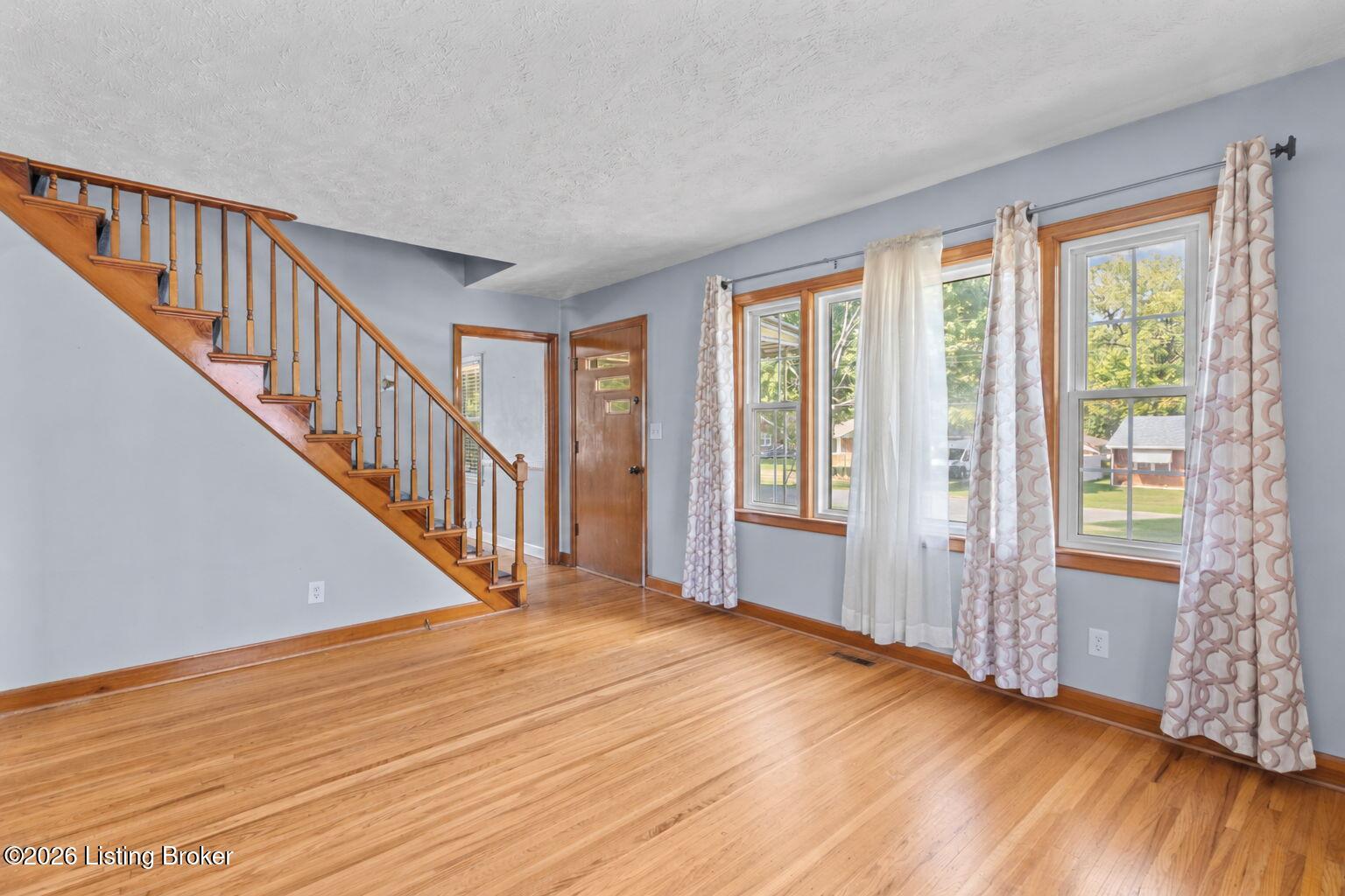 1582 Raydale Dr Property Photo 8