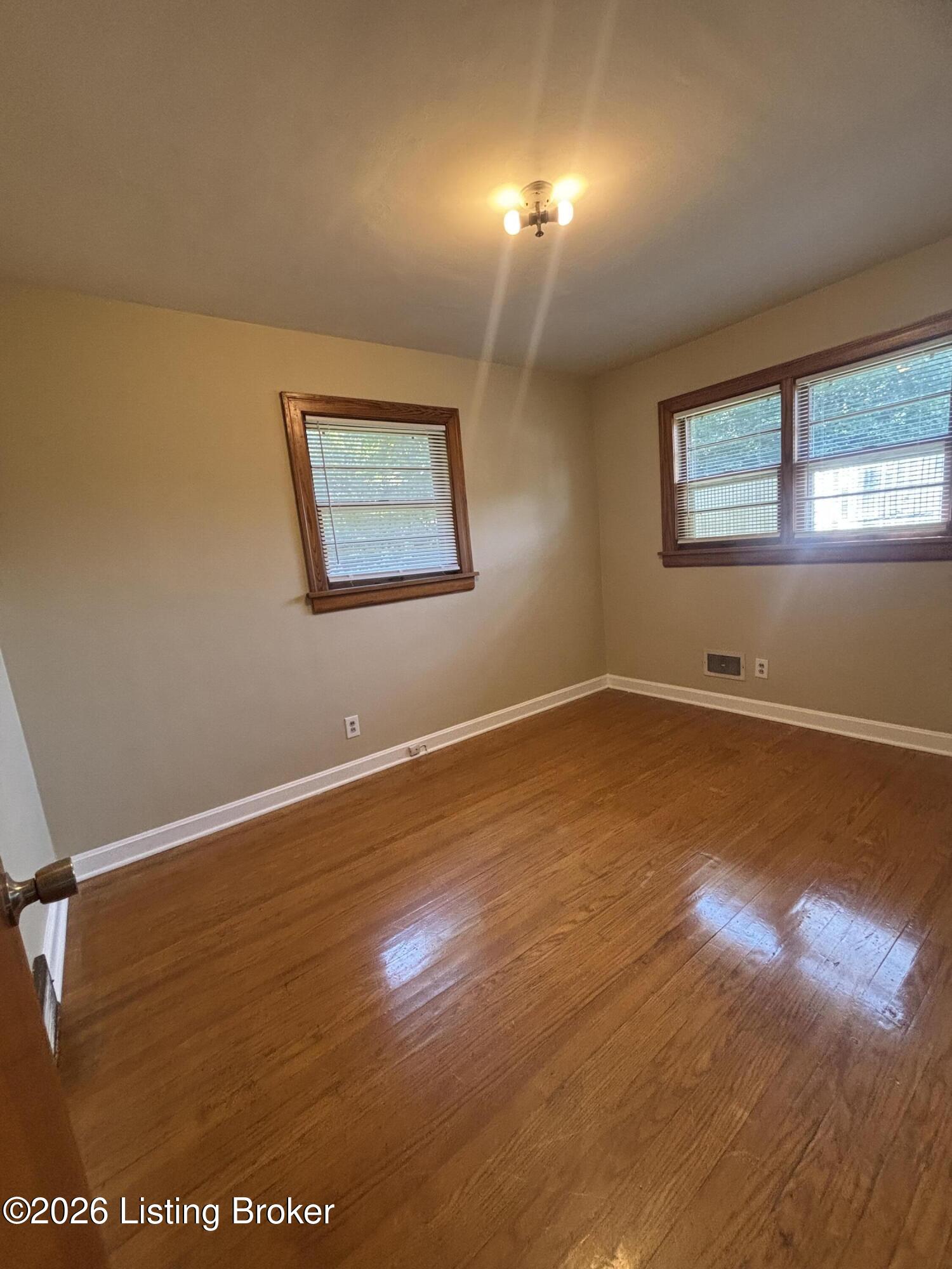 4300 E Pages Ln Property Photo 6