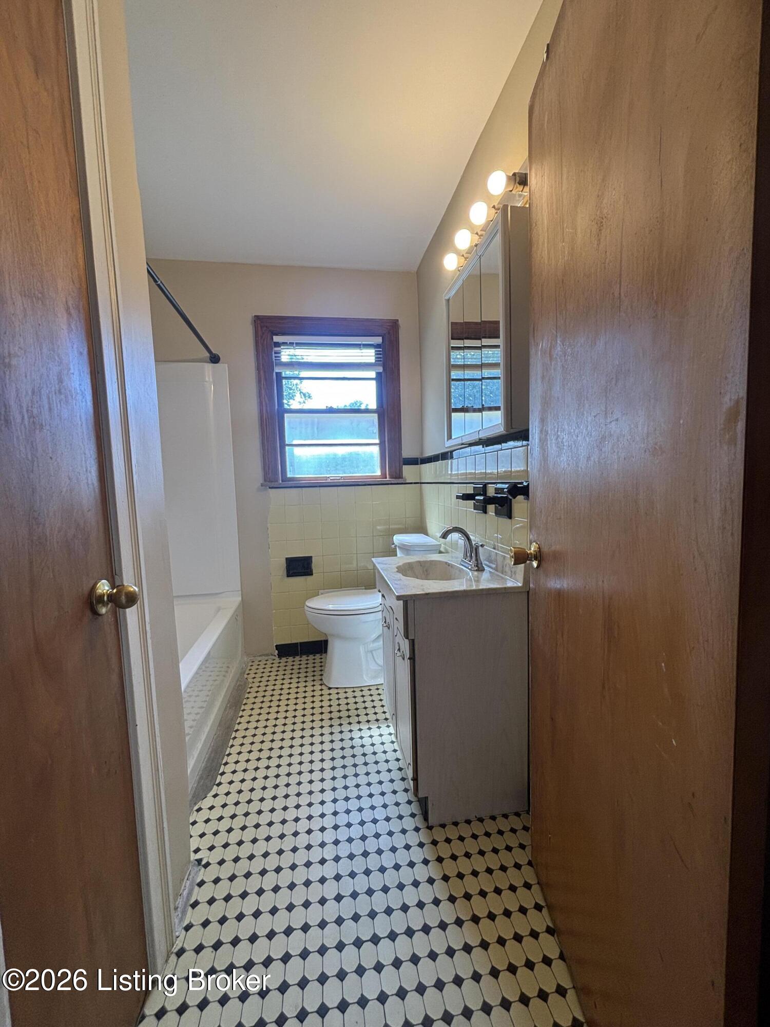 4300 E Pages Ln Property Photo 10