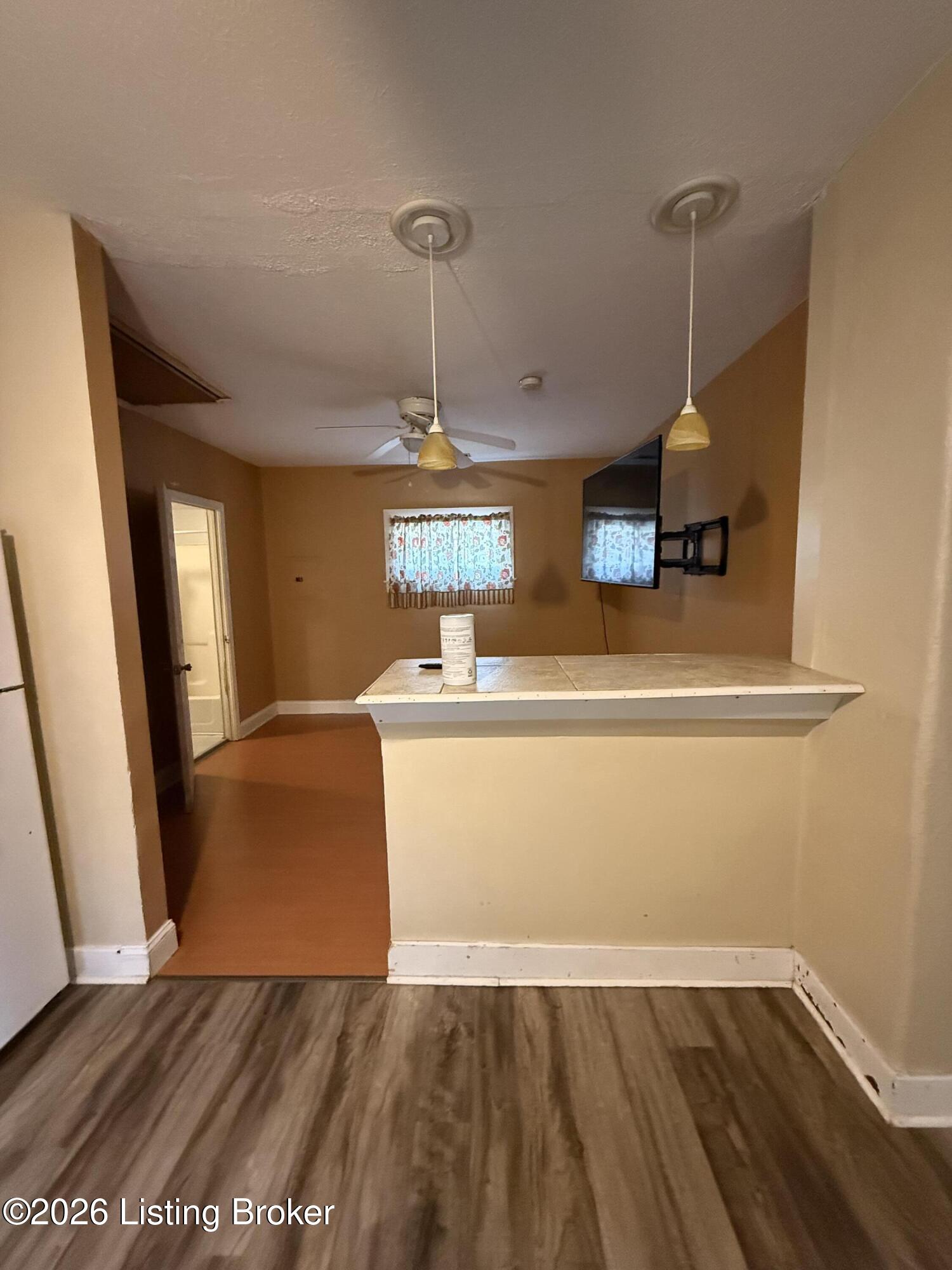 512 Camden Ave Property Photo 4