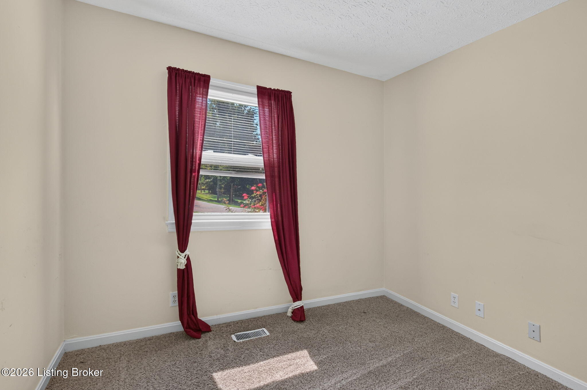 6705 Robin Rd Property Photo 16
