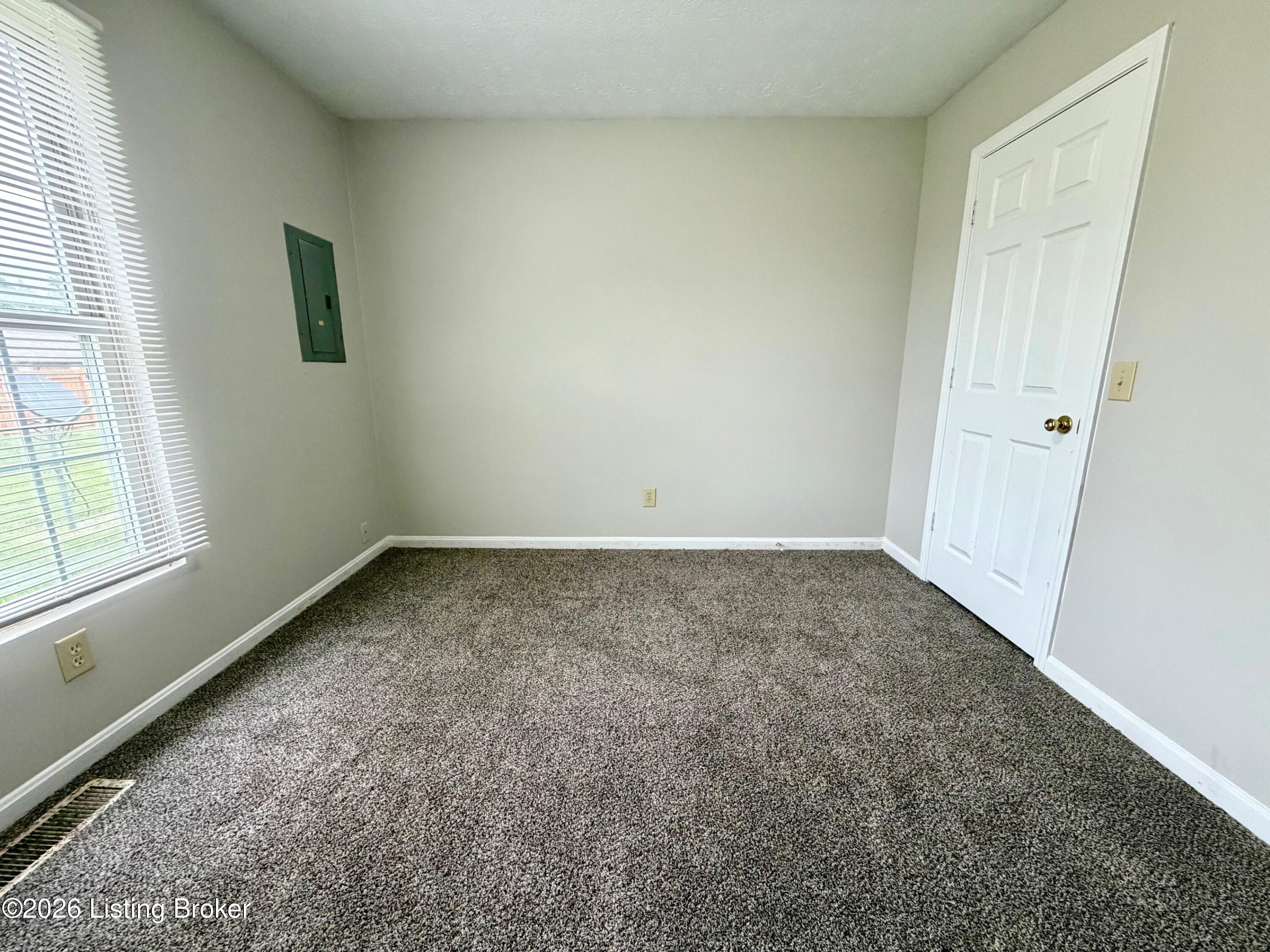 270 Harrison St D Property Photo 4