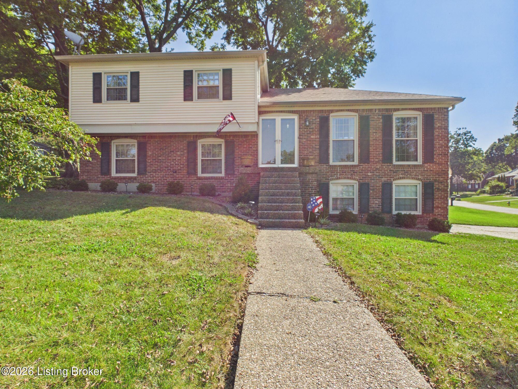 7613 Charron Rd