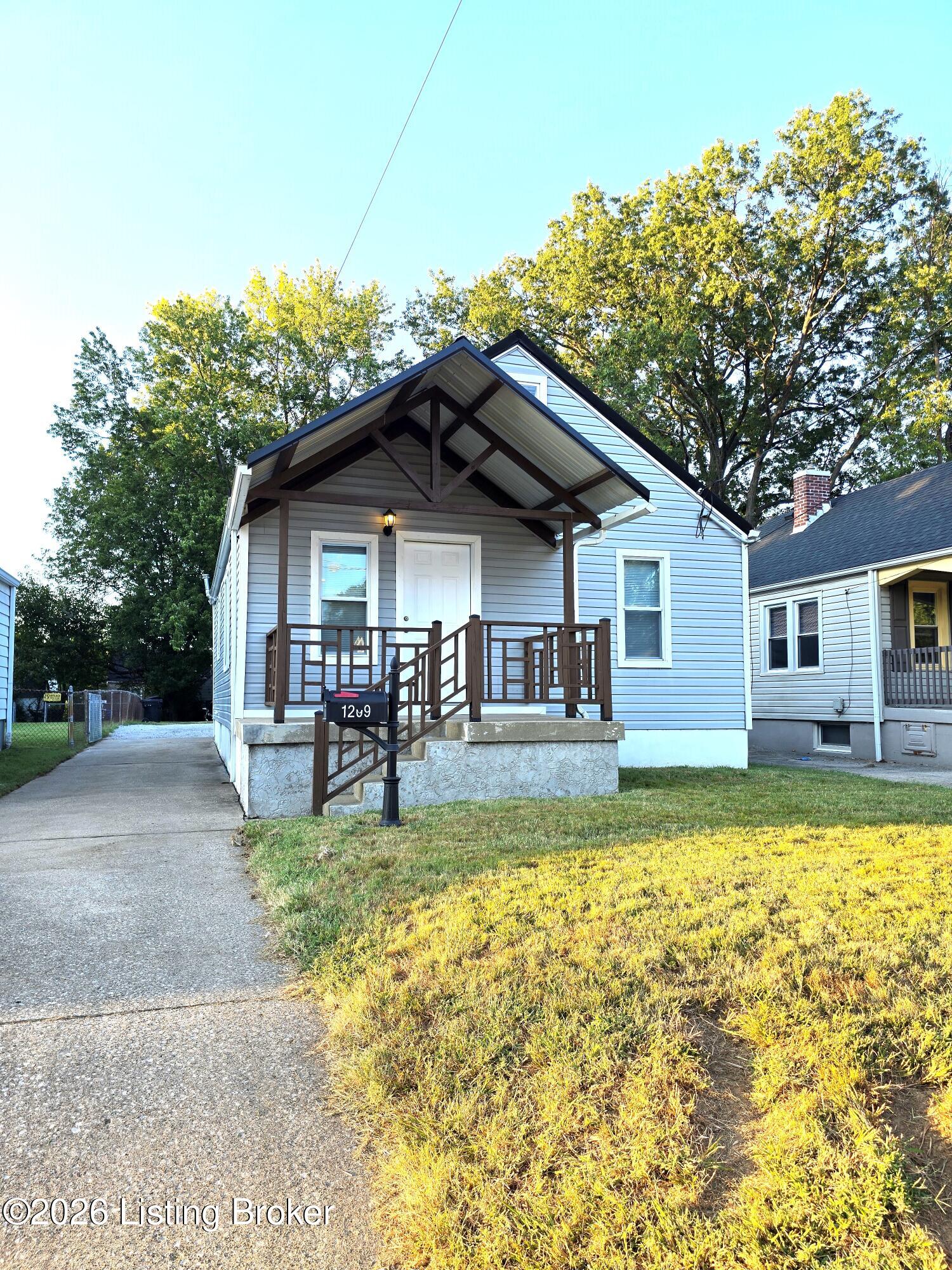 1209 Bicknell Ave Property Photo 1