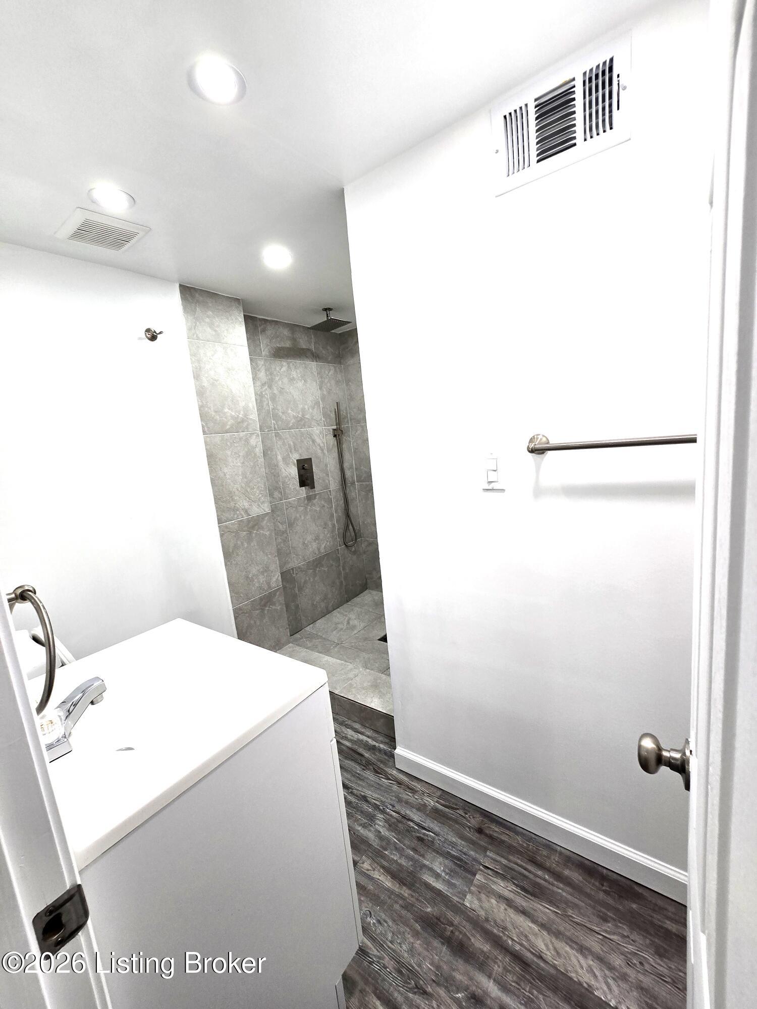 1209 Bicknell Ave Property Photo 47