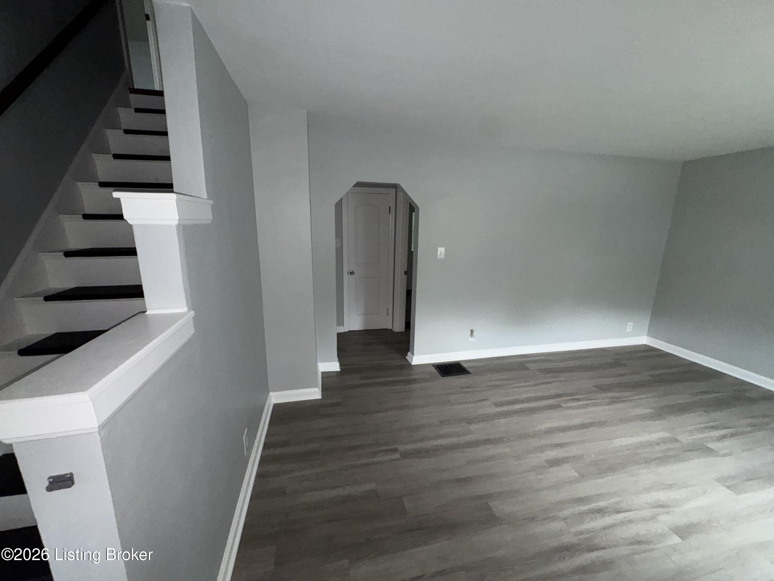 357 Riddle Pl Property Photo 4