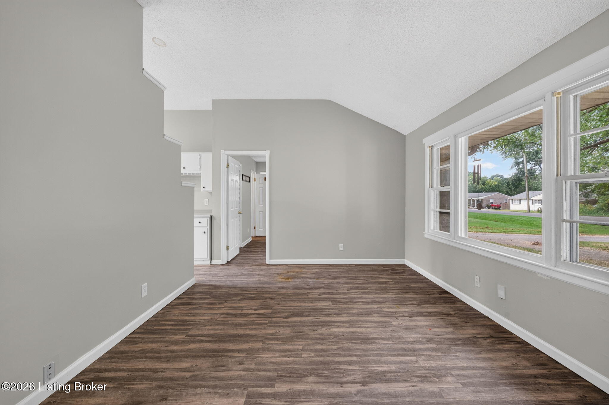 9221 Aristides Dr Property Photo 5