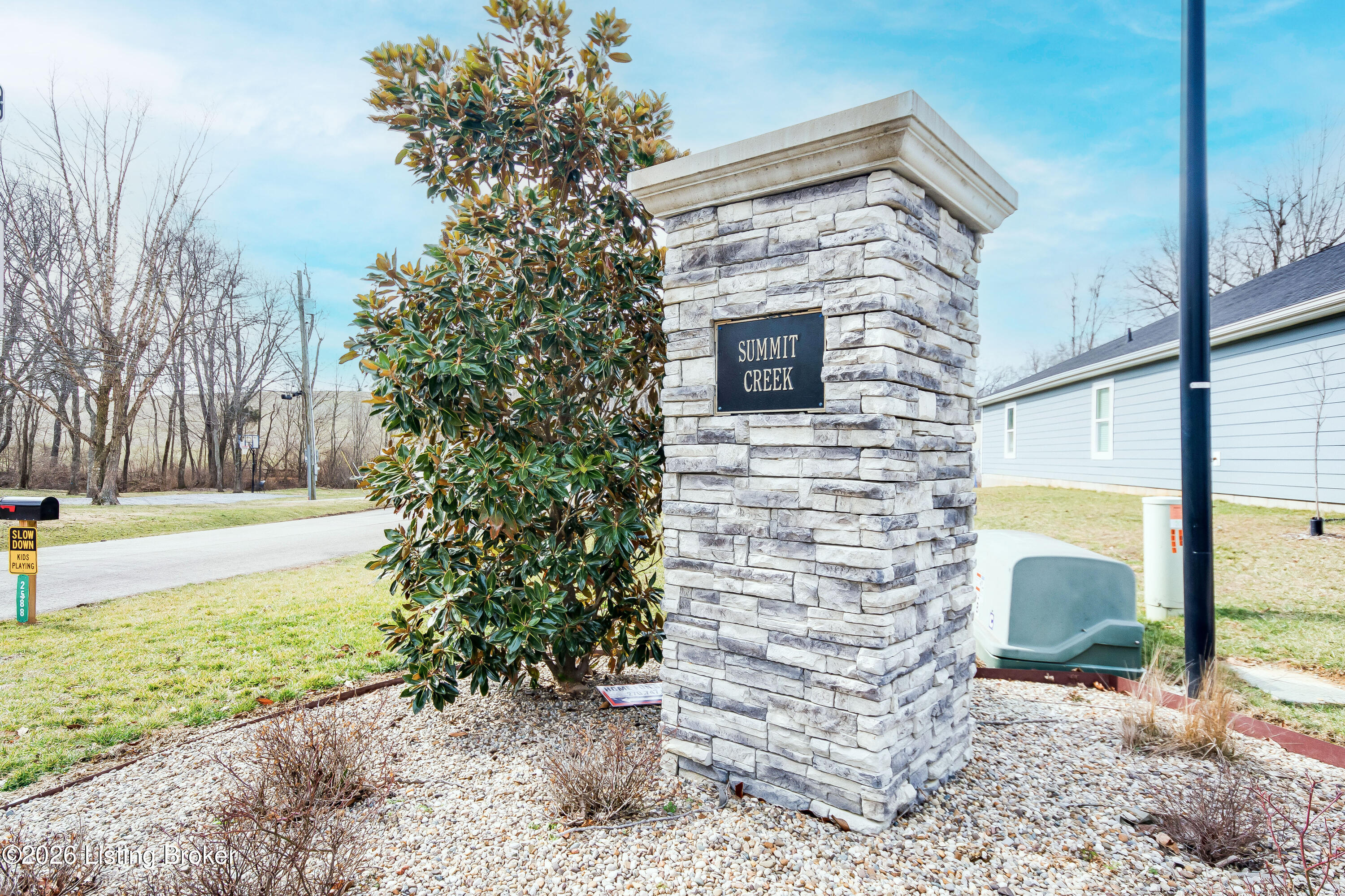 109 Elegance Way Property Photo 3