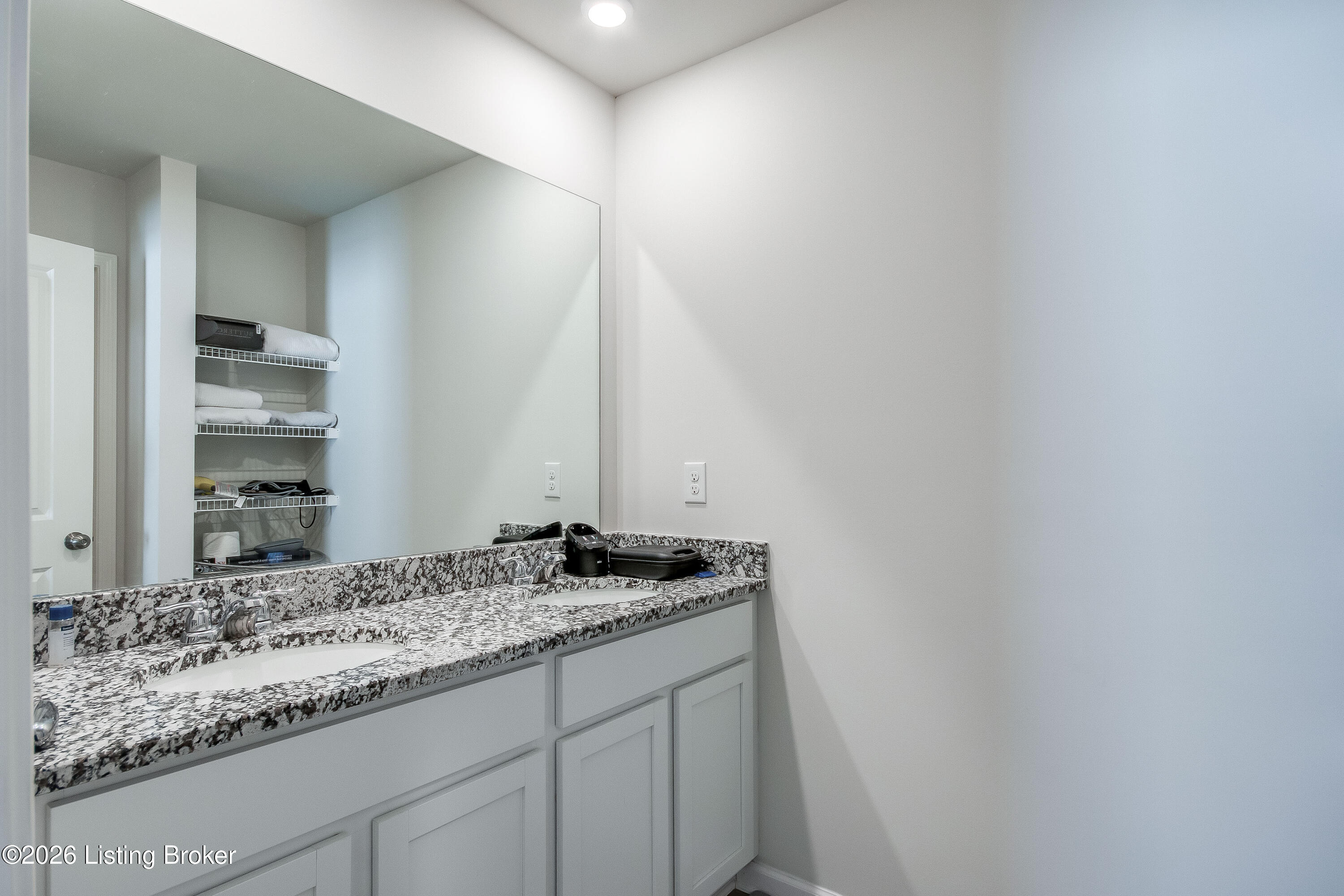 109 Elegance Way Property Photo 42