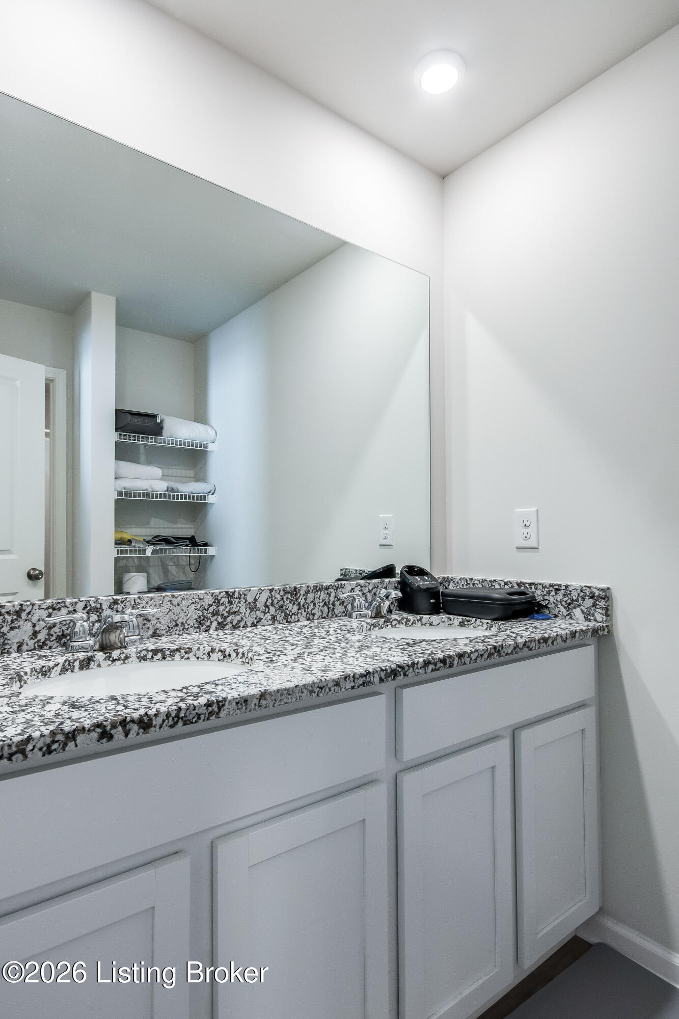 109 Elegance Way Property Photo 43