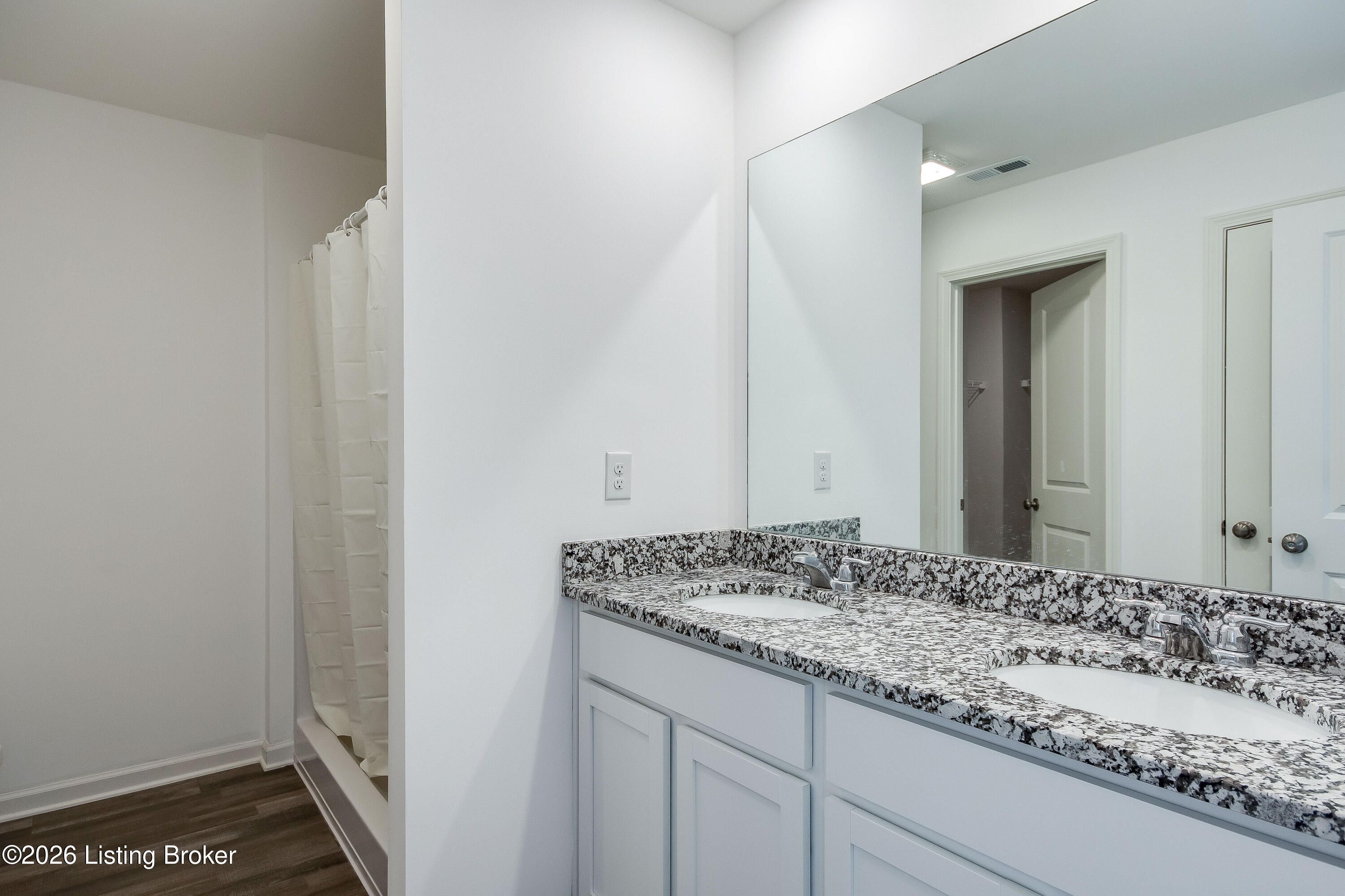 109 Elegance Way Property Photo 53