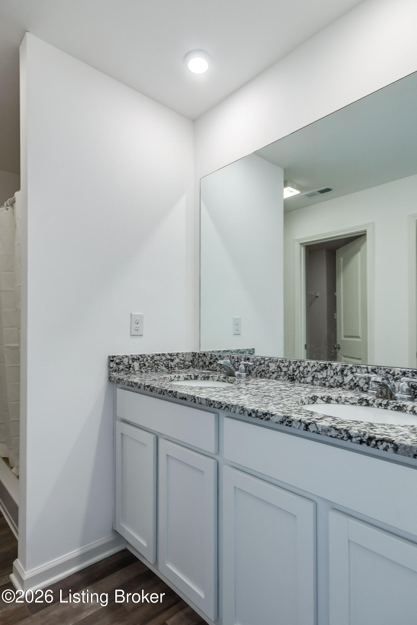 109 Elegance Way Property Photo 54