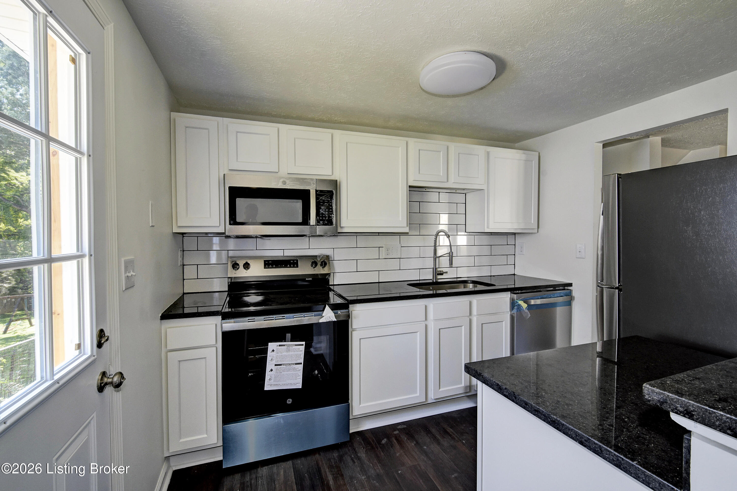 9310 Plumwood Pl Property Photo 5