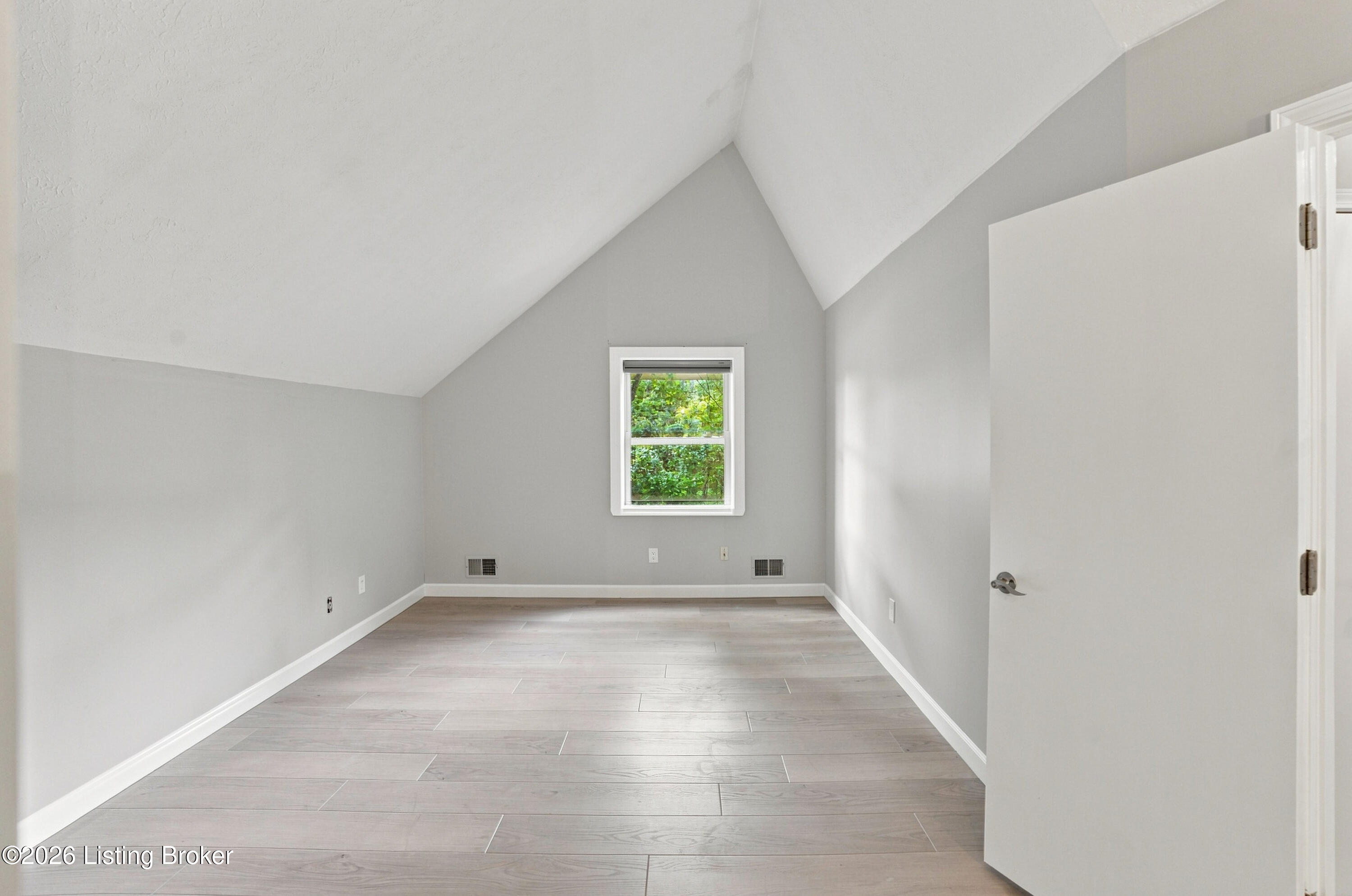 1010 Benton Ridge Dr Property Photo 18