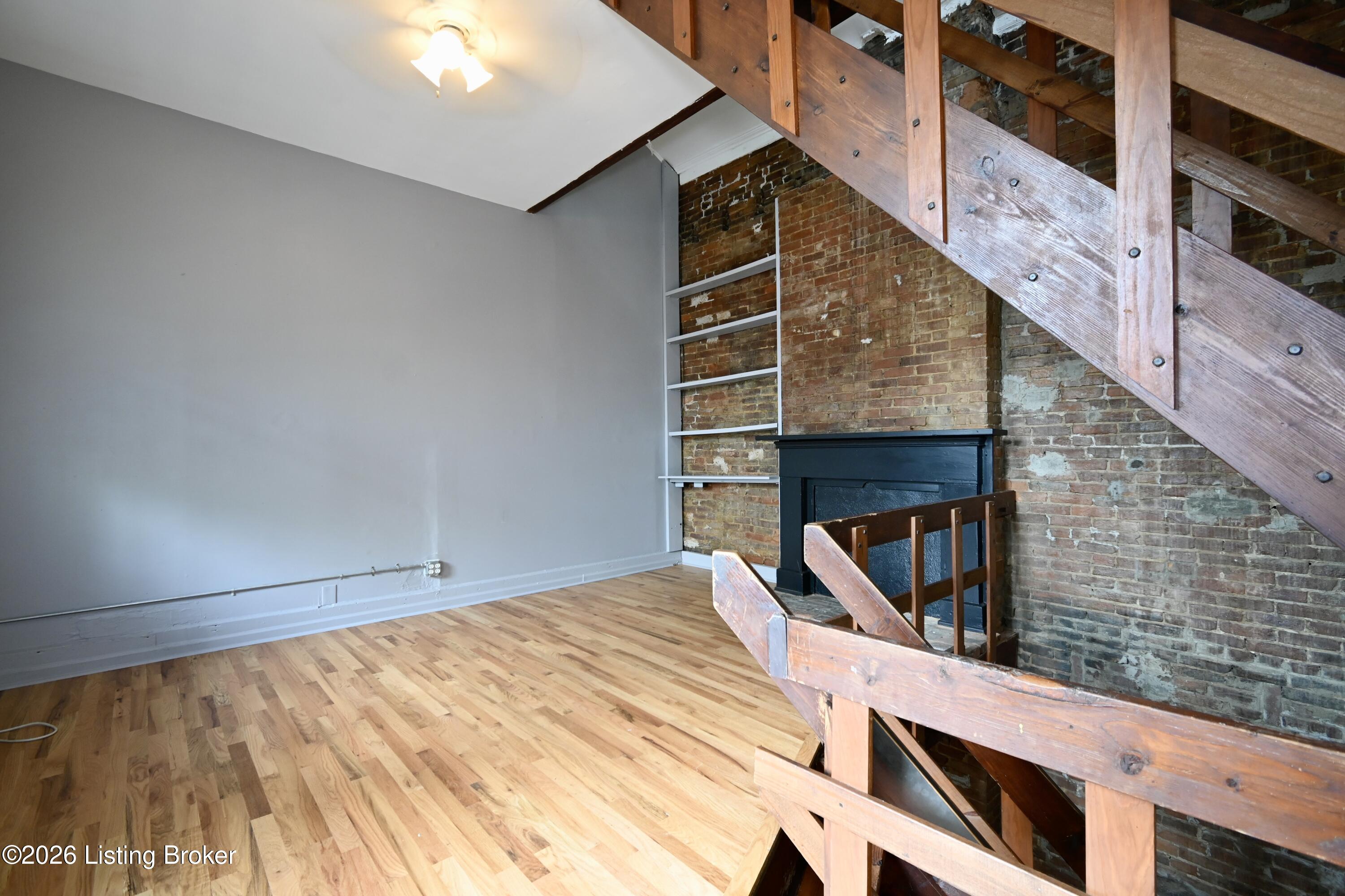 925 E Washington St Property Photo 12