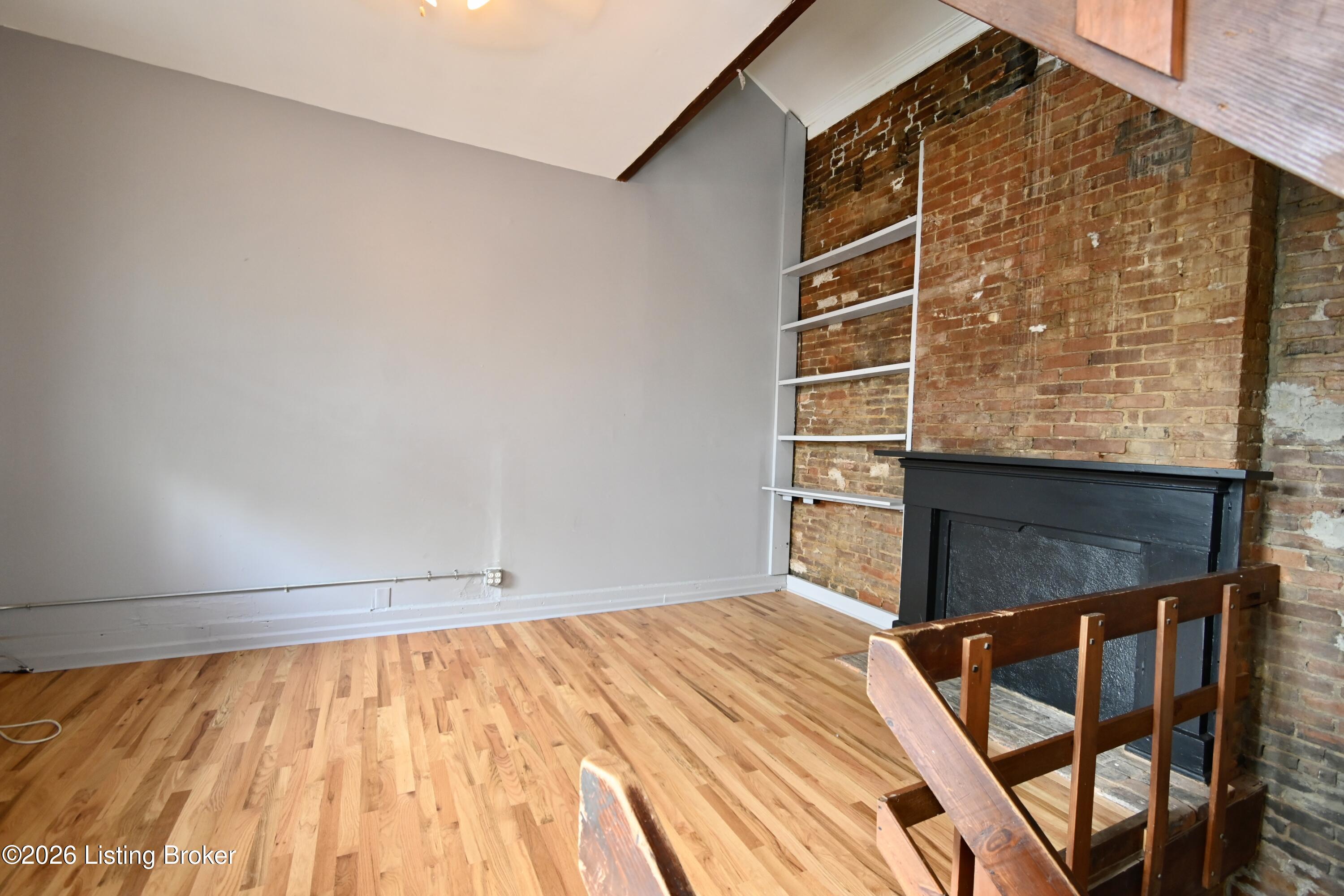 925 E Washington St Property Photo 16