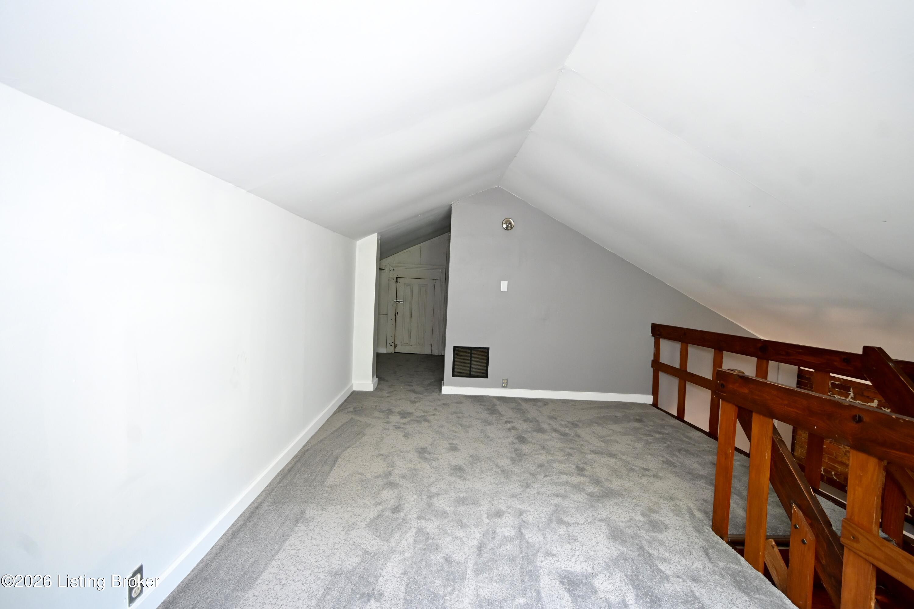 925 E Washington St Property Photo 23