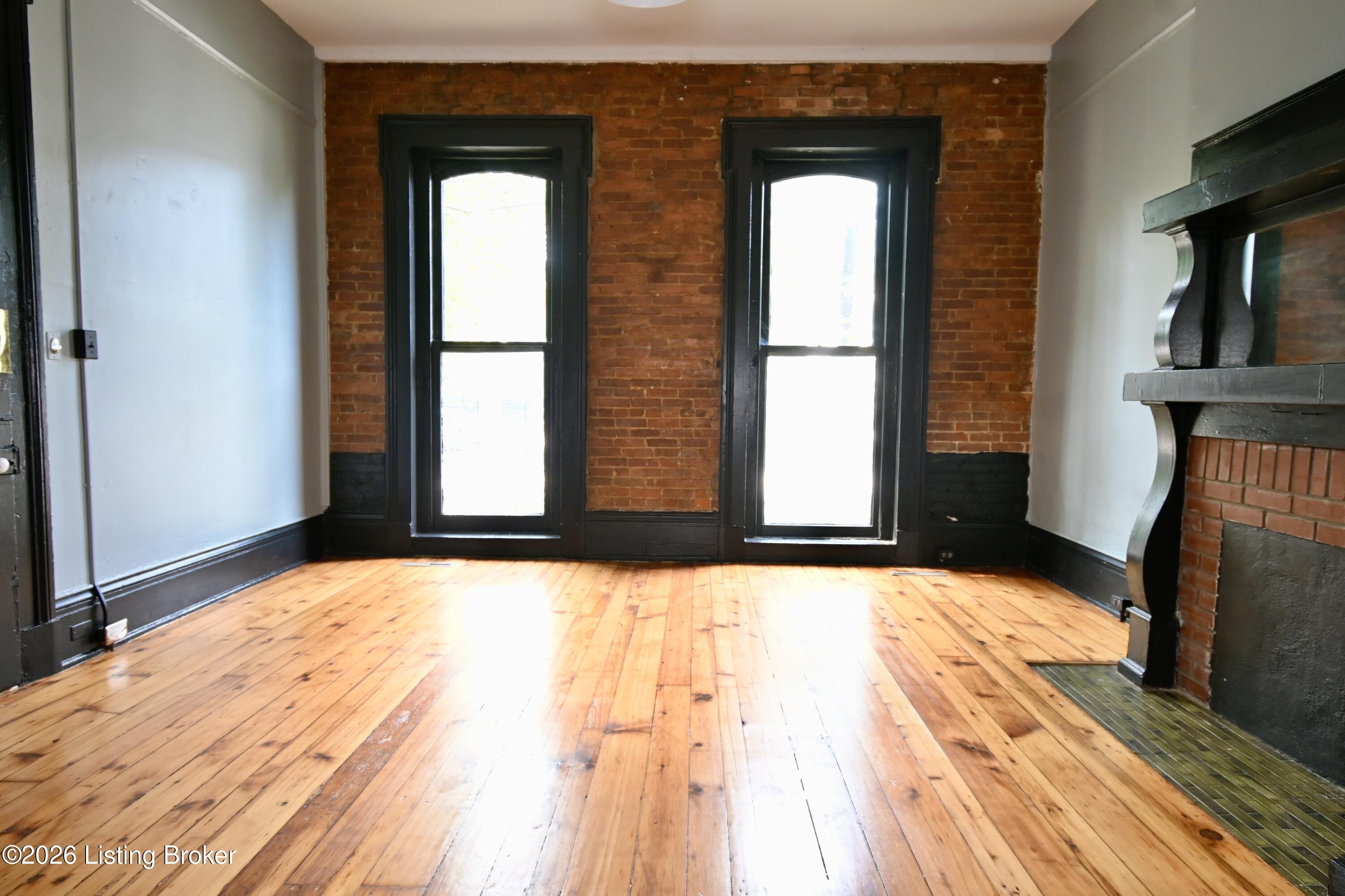 925 E Washington St Property Photo 27