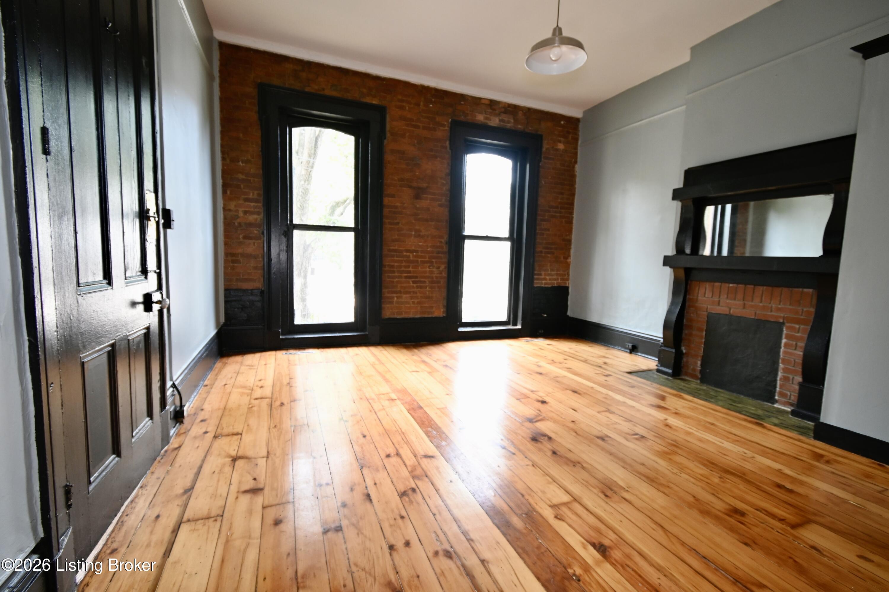 925 E Washington St Property Photo 29