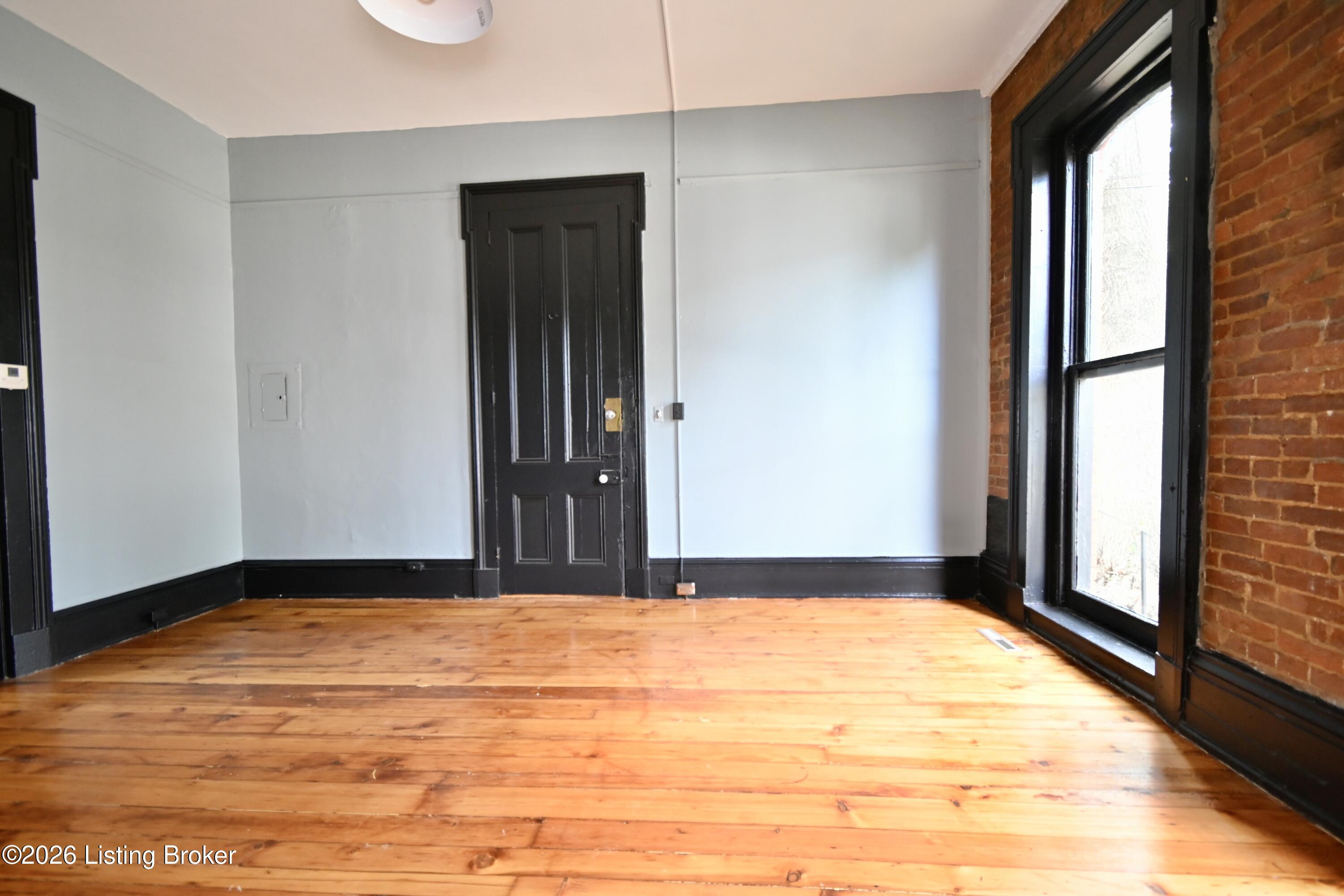 925 E Washington St Property Photo 30