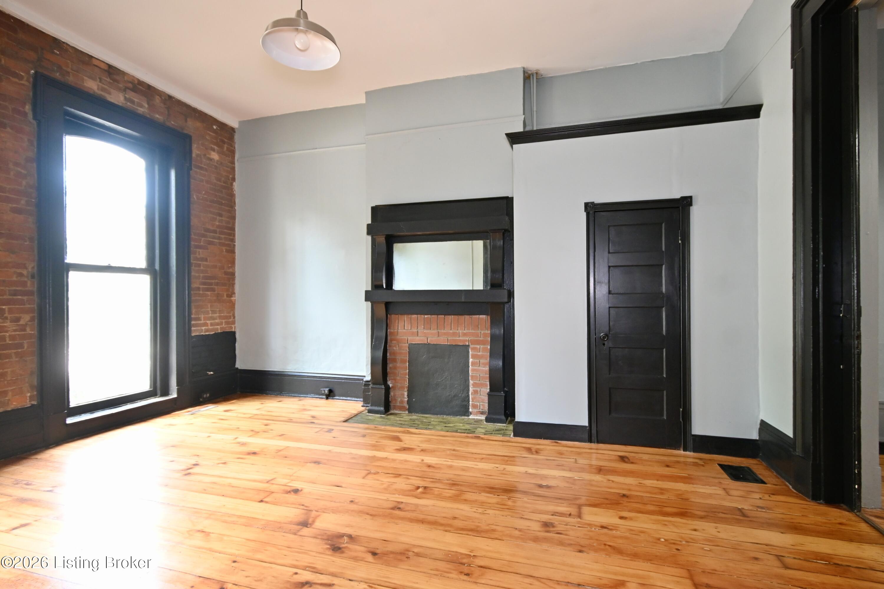 925 E Washington St Property Photo 31