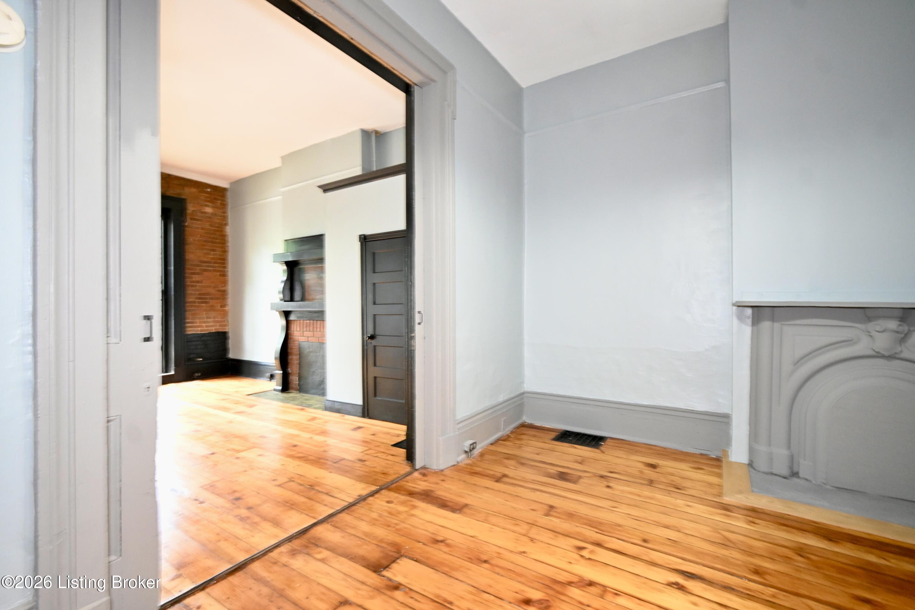 925 E Washington St Property Photo 32