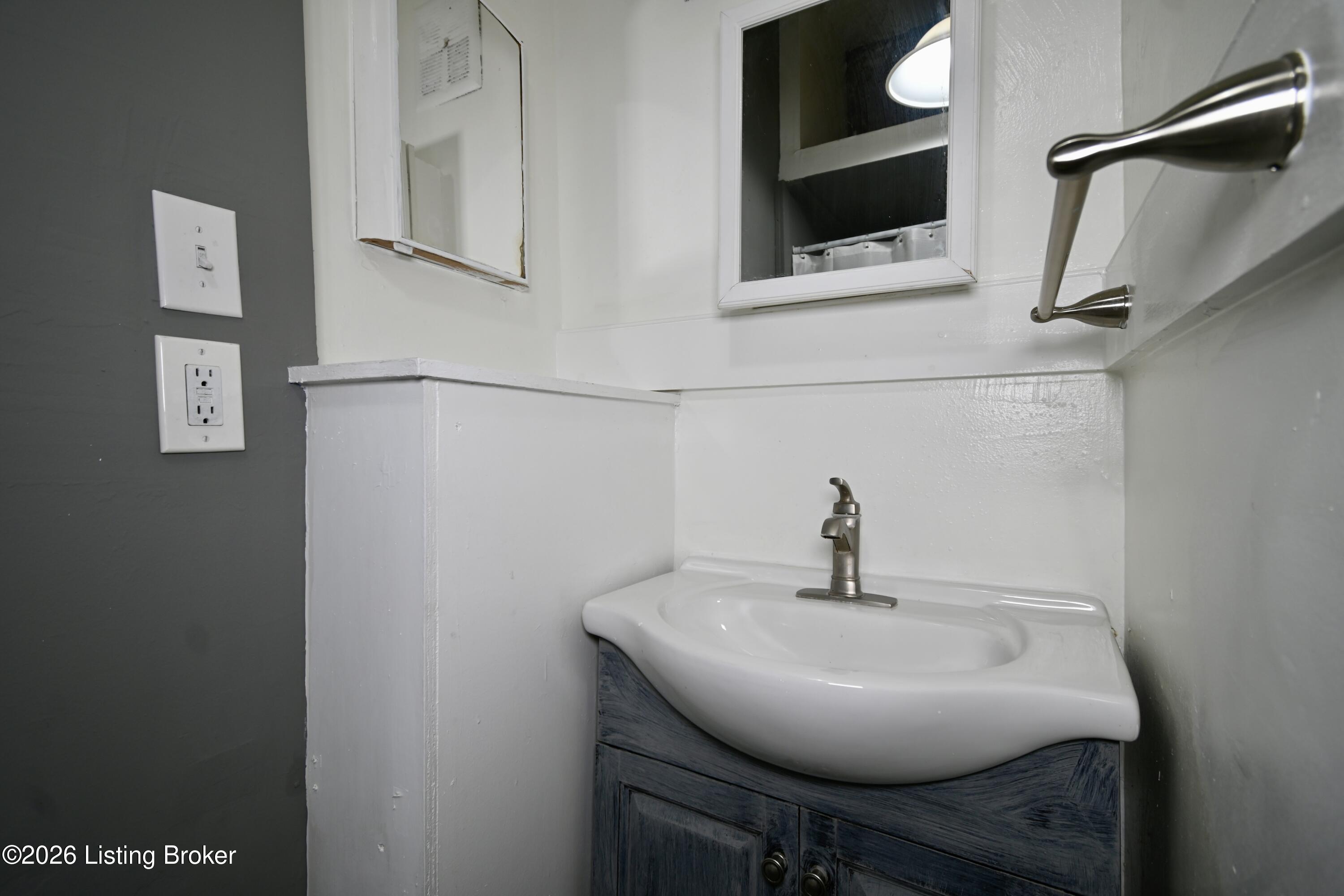 925 E Washington St Property Photo 53