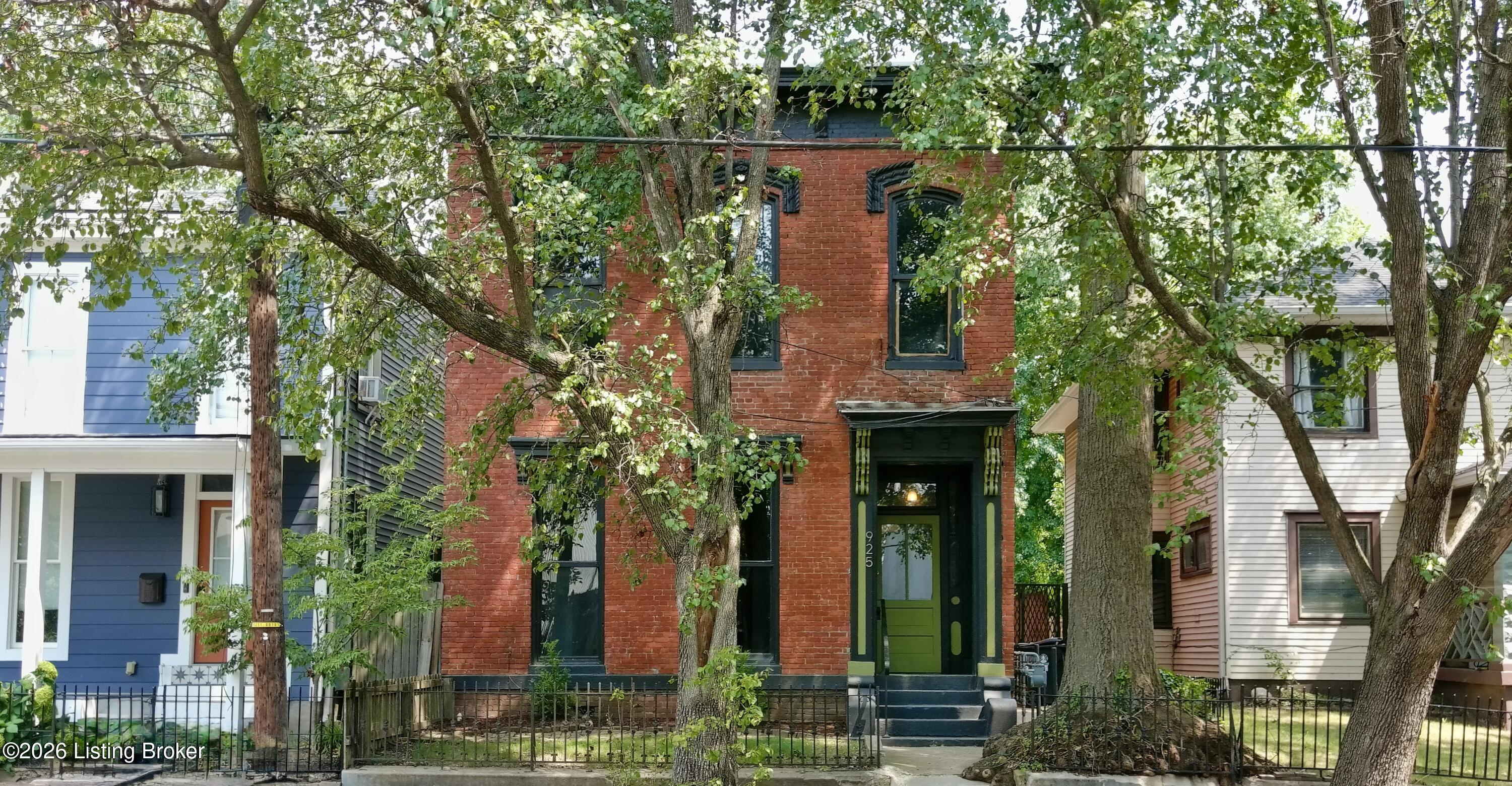 925 E Washington St Property Photo 58