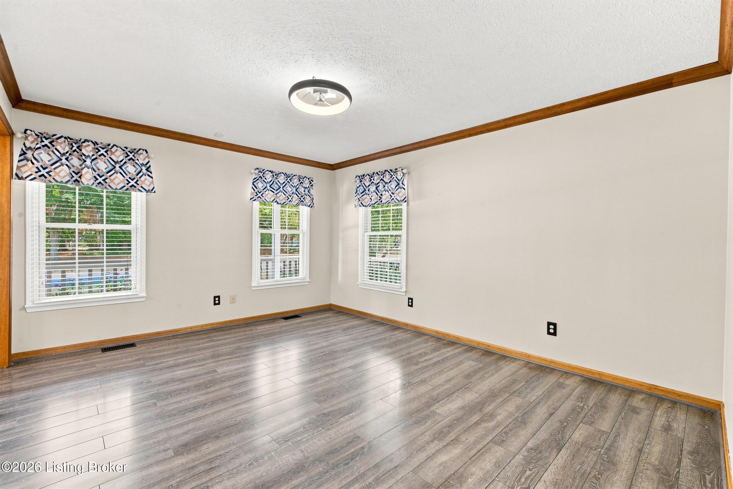 1052 Chapel Creek Trail Property Photo 18