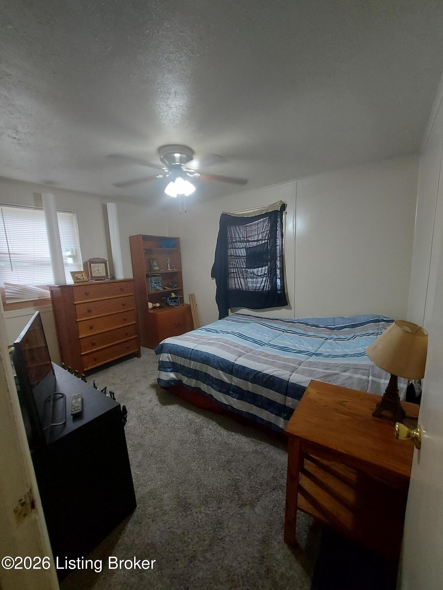 717 Compton St Property Photo 8