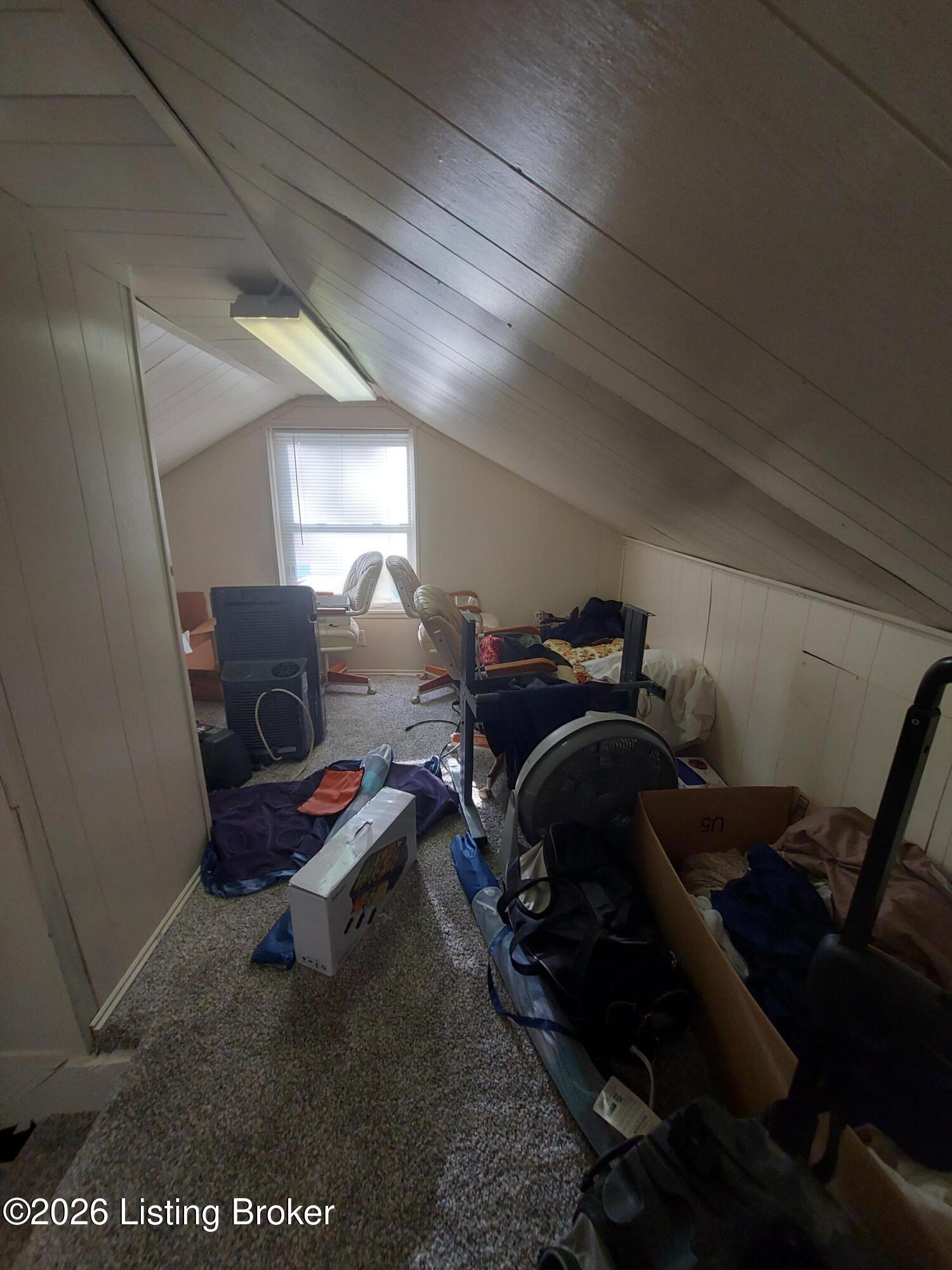 717 Compton St Property Photo 14