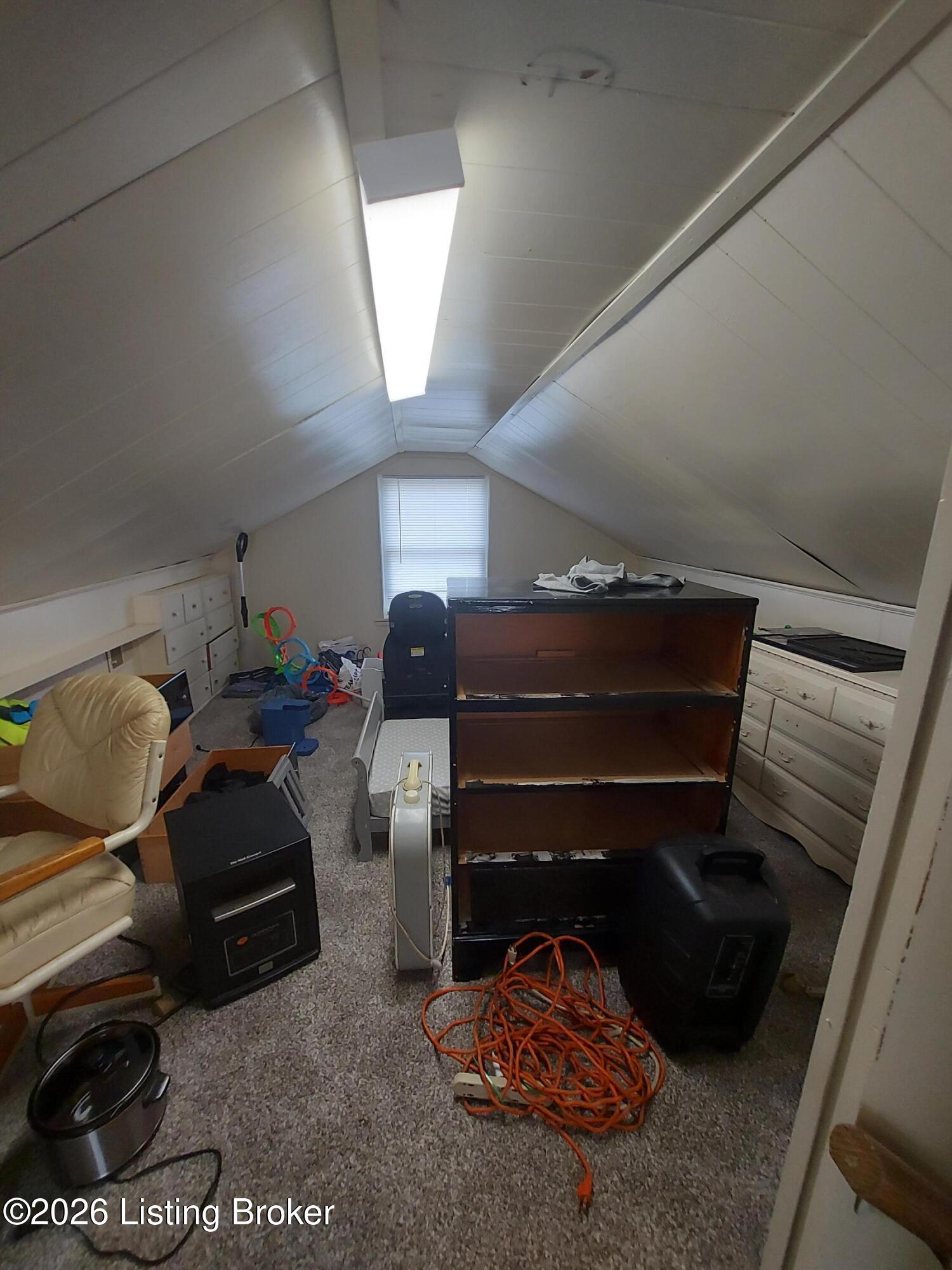 717 Compton St Property Photo 15